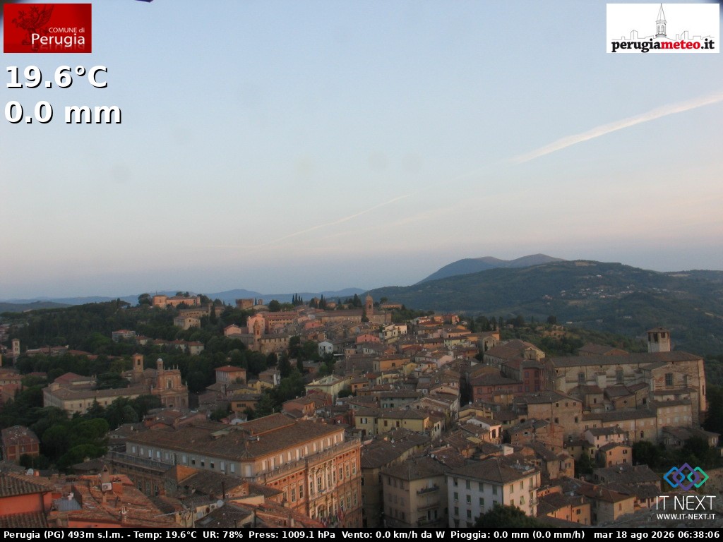 Archived image Webcam City of Perugia - Umbria