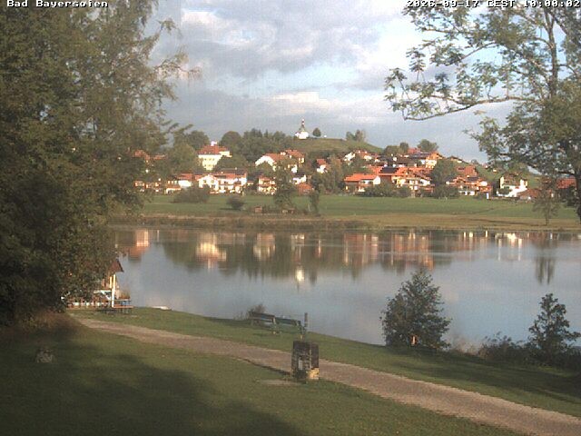 Archived image Webcam Bad Bayersoien - View to Lake Soier See