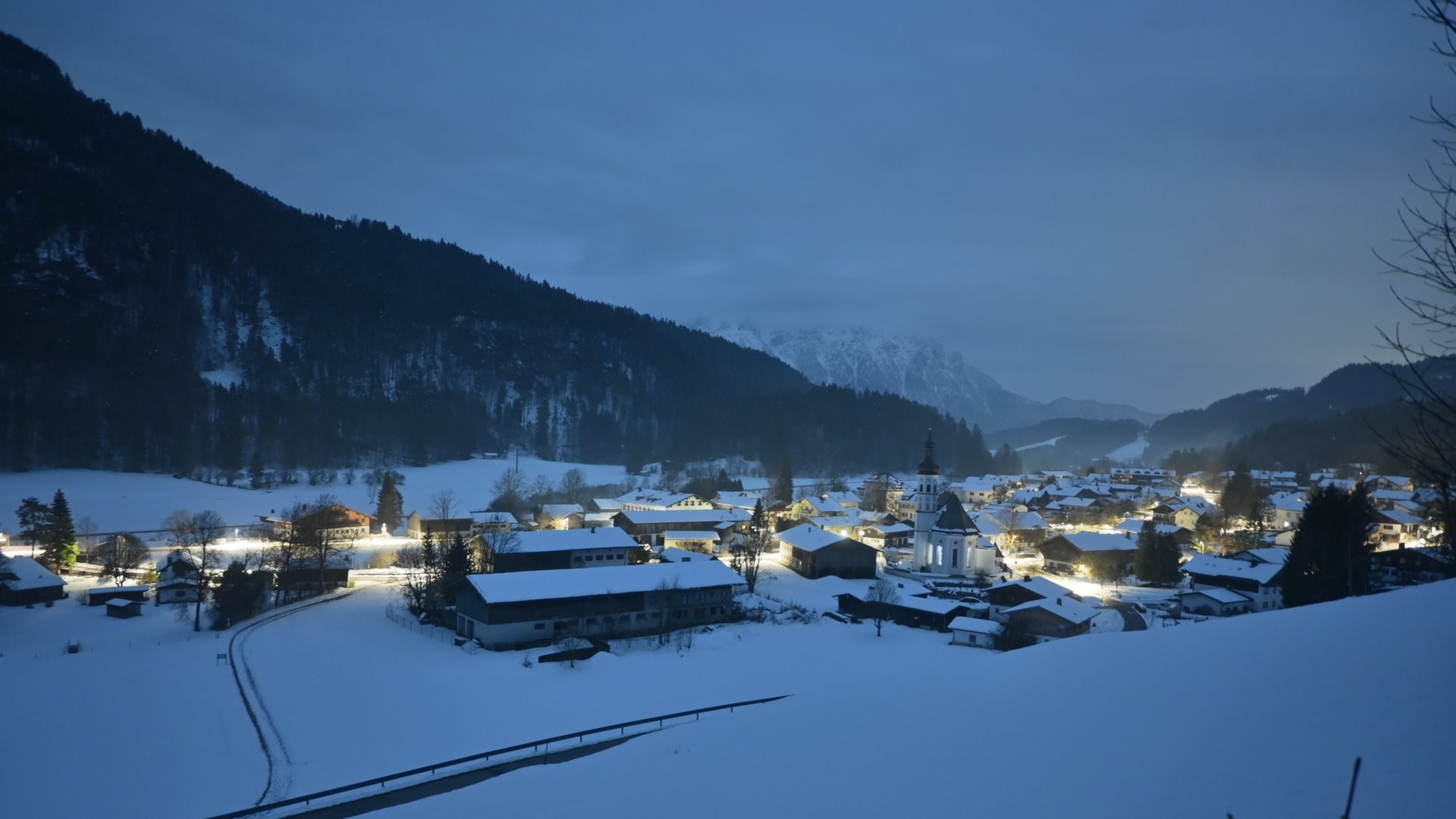 Archiv Foto Webcam Sachrang-Blick über Bergsteigerdorf