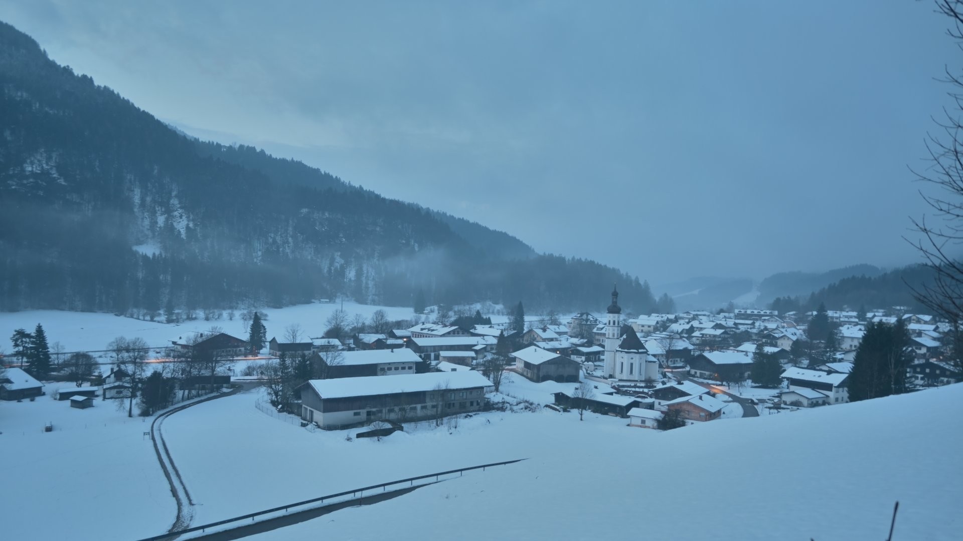 Archived image Webcam View to Sachrang