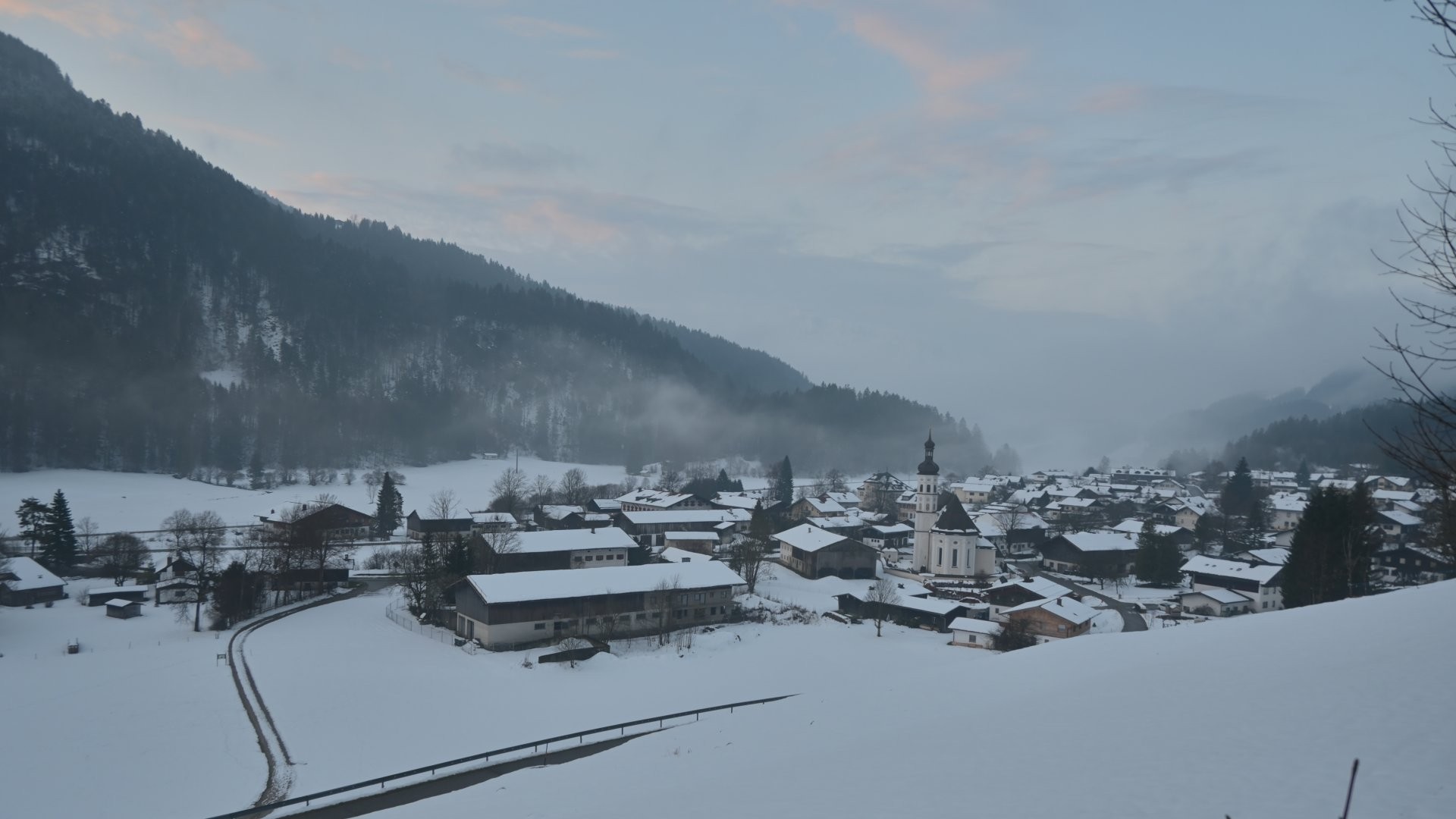 Archived image Webcam View to Sachrang