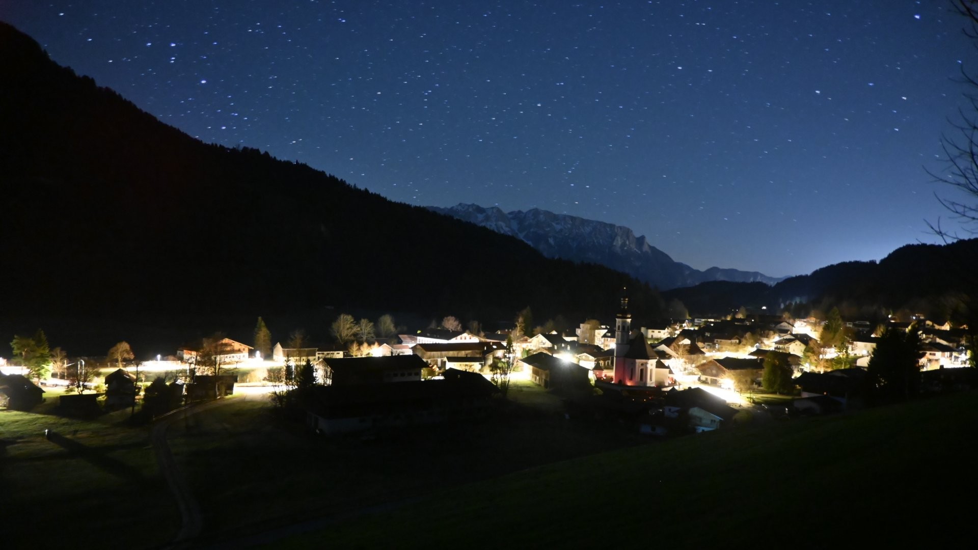 Archived image Webcam View to Sachrang