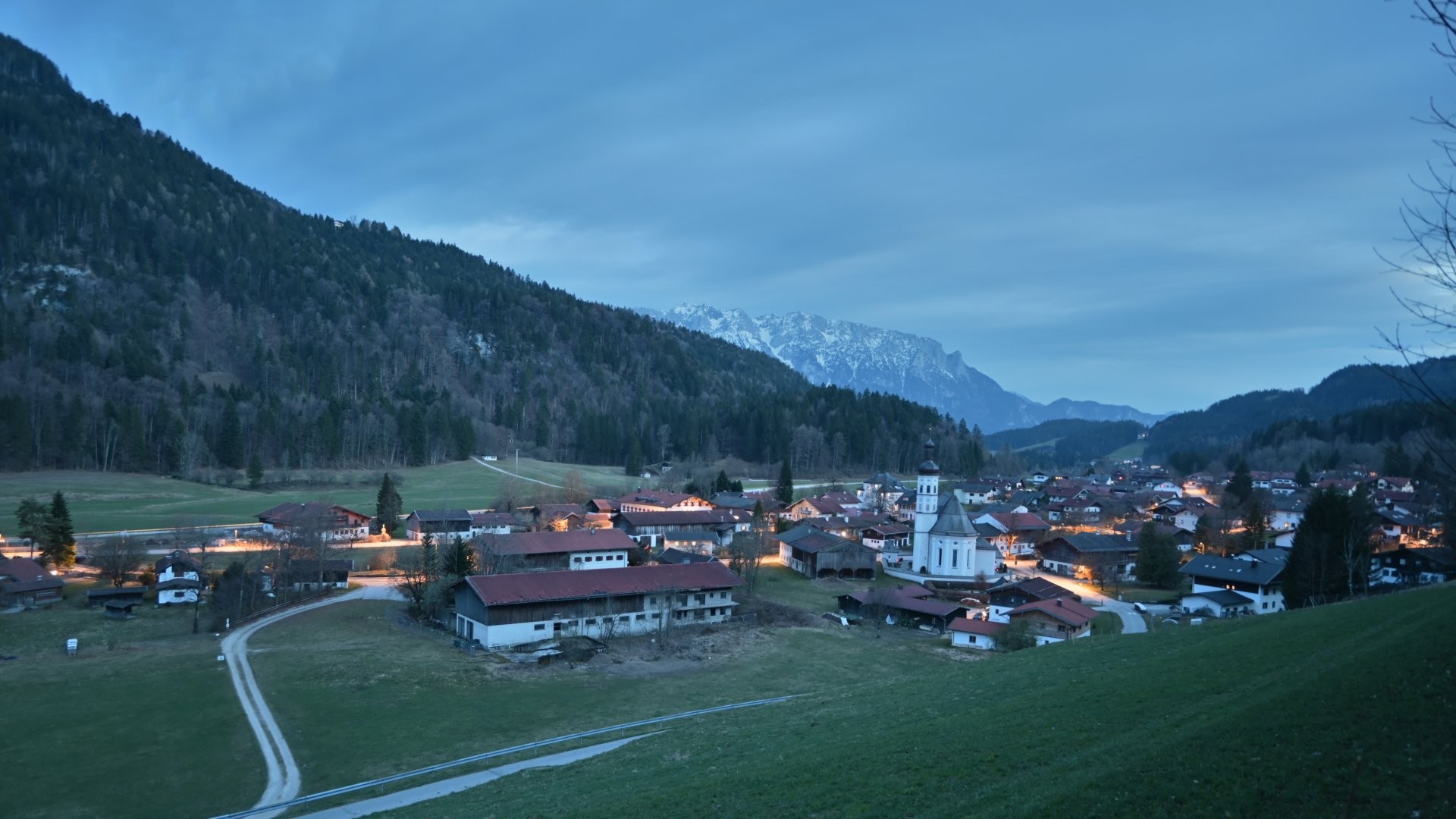 Archived image Webcam View to Sachrang