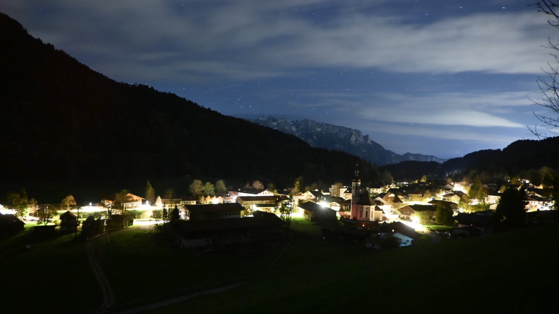 Archived image Webcam View to Sachrang