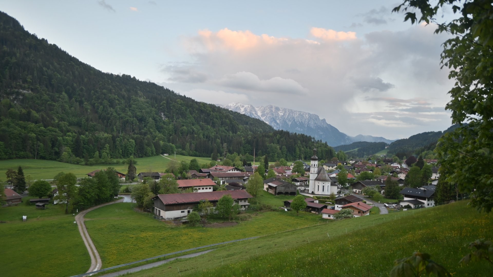 Archiv Foto Webcam Sachrang-Blick über Bergsteigerdorf