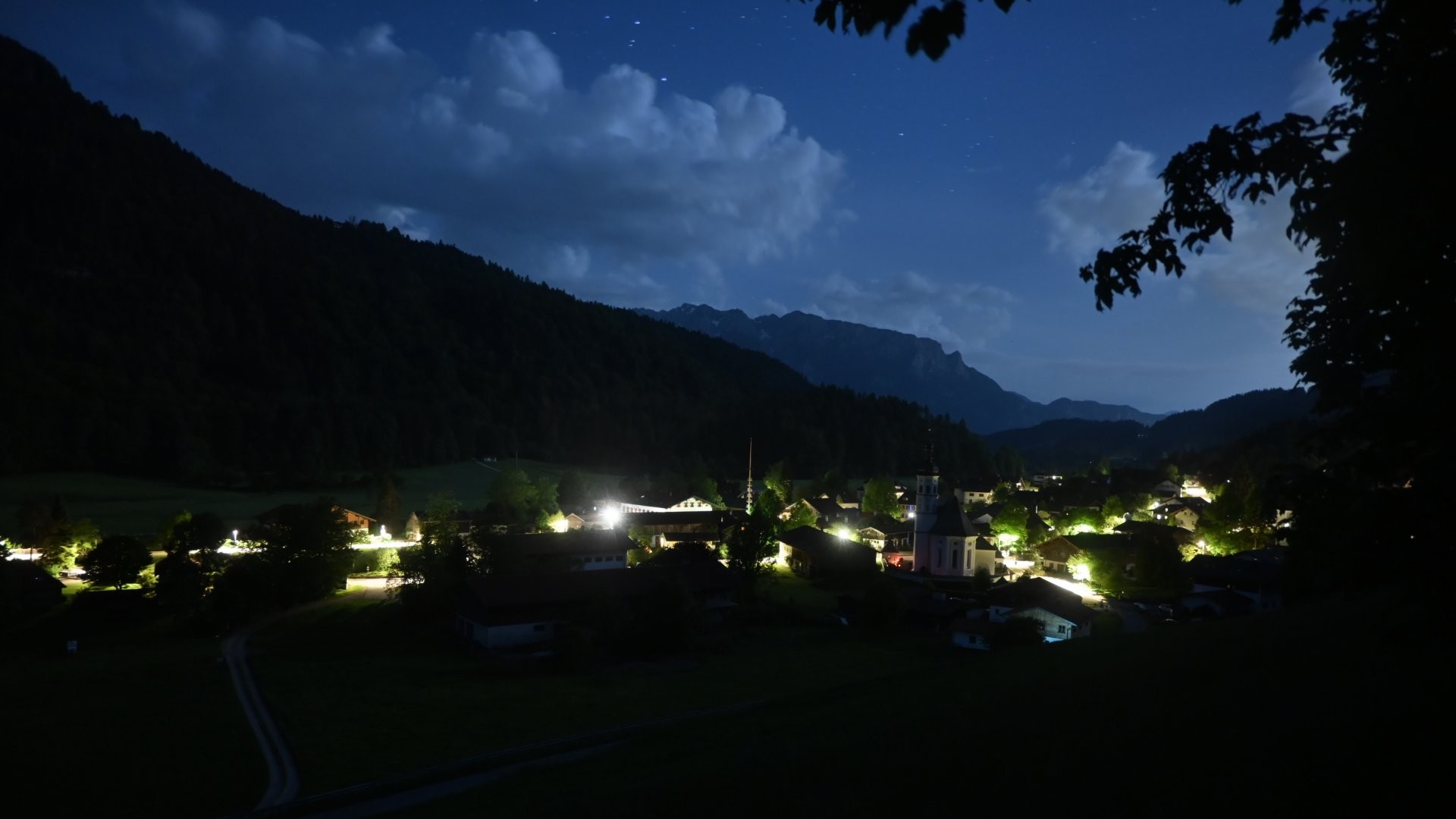 Archiv Foto Webcam Sachrang-Blick über Bergsteigerdorf