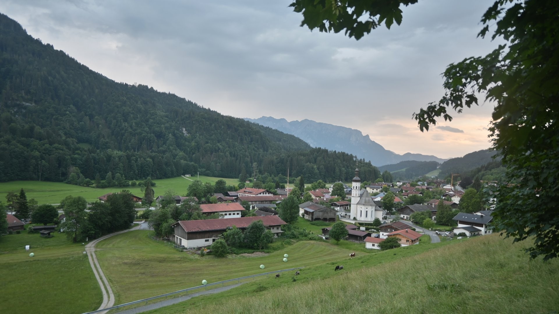 Archiv Foto Webcam Sachrang-Blick über Bergsteigerdorf