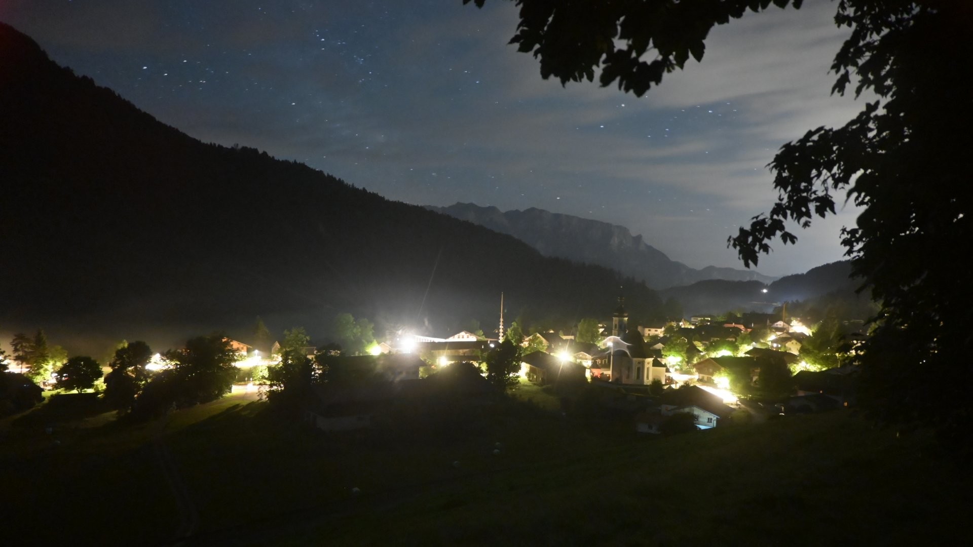 Archived image Webcam View to Sachrang