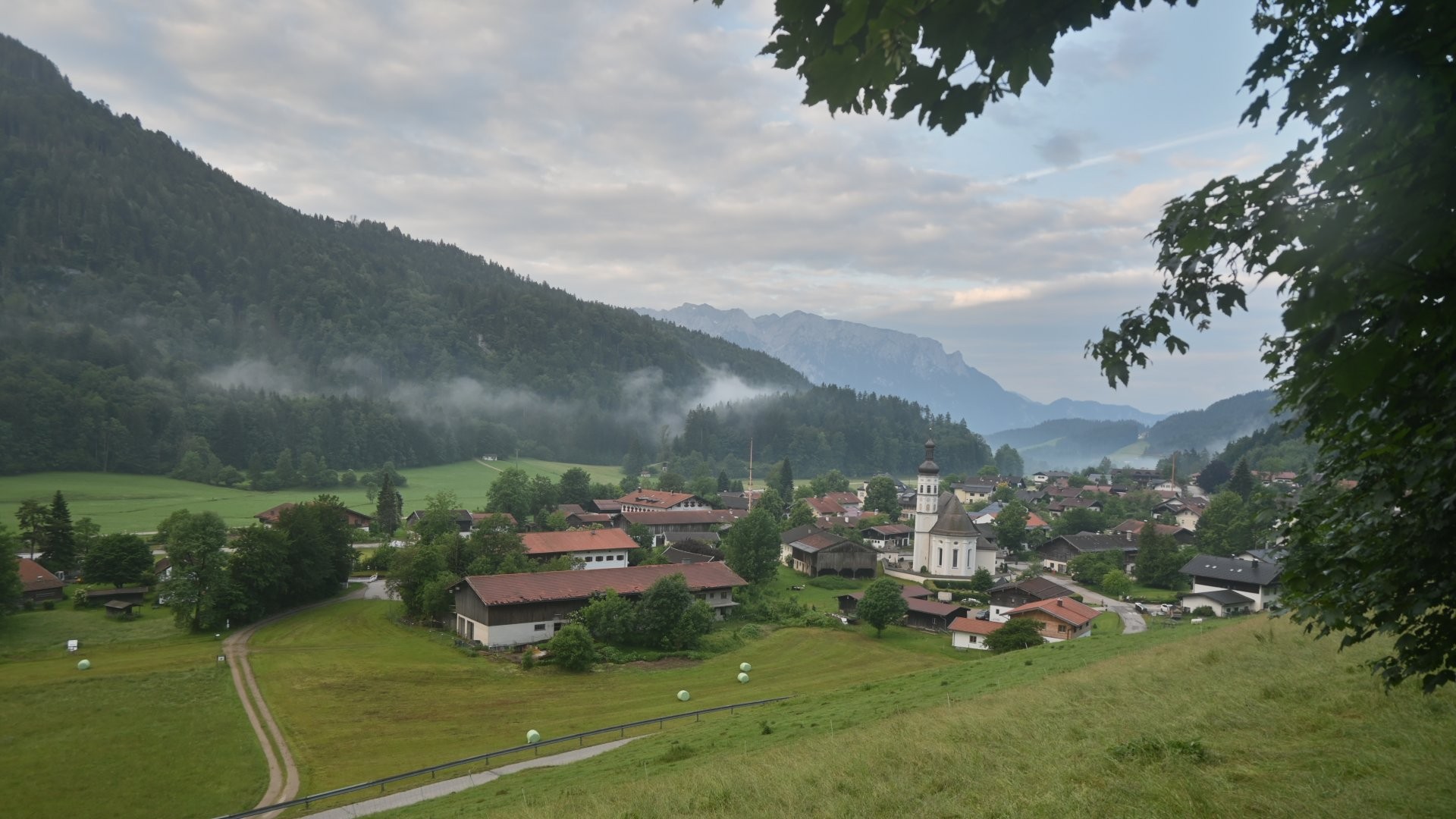 Archived image Webcam View to Sachrang