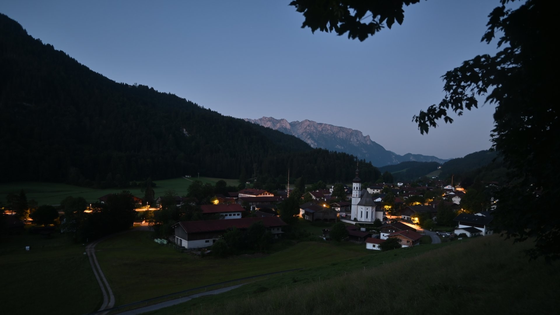 Archiv Foto Webcam Sachrang-Blick über Bergsteigerdorf