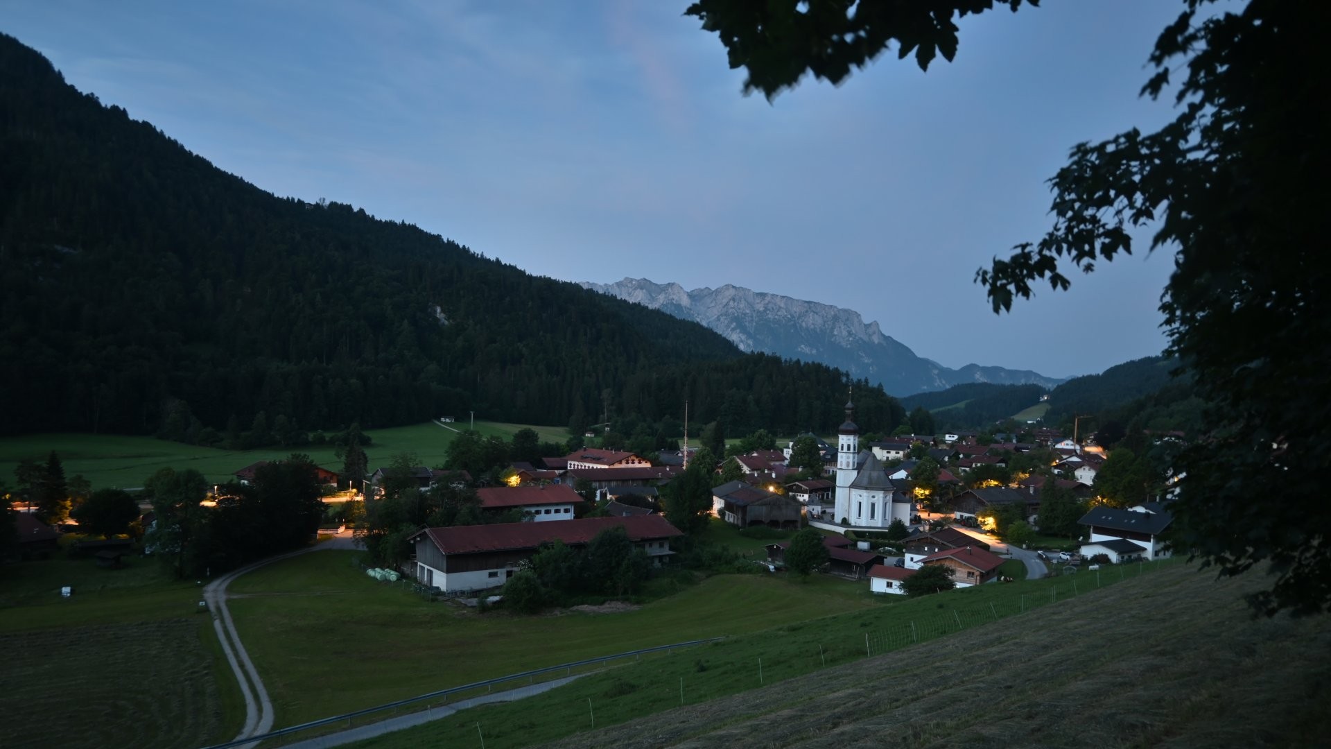 Archiv Foto Webcam Sachrang-Blick über Bergsteigerdorf