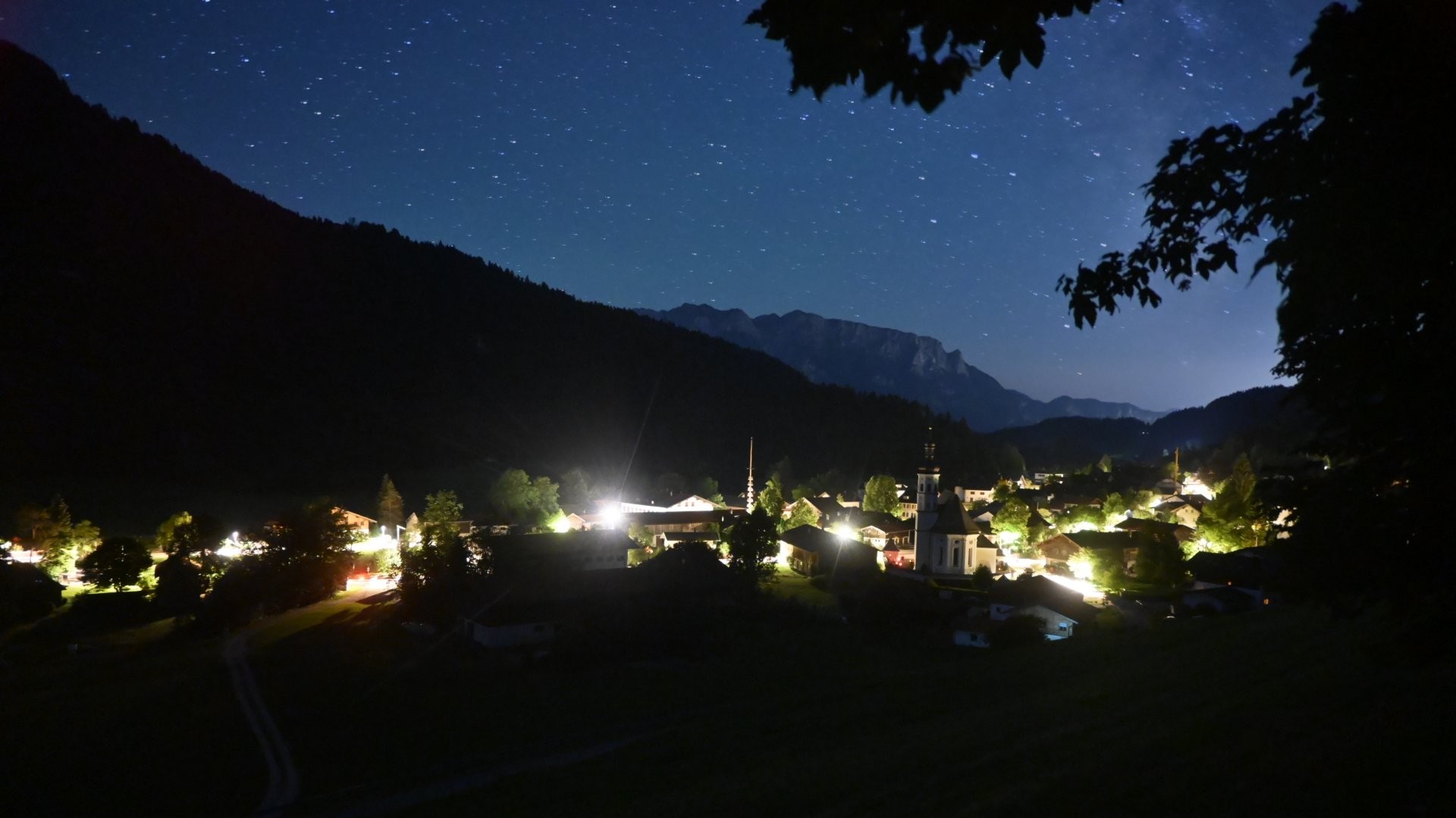 Archived image Webcam View to Sachrang