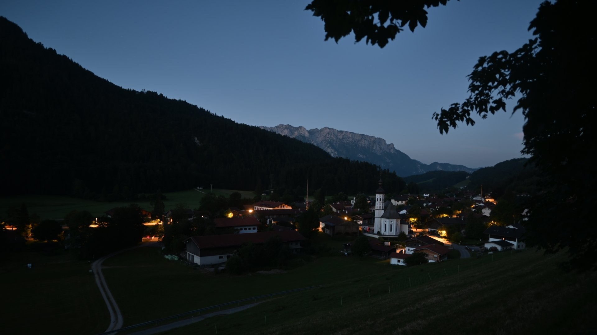 Archived image Webcam View to Sachrang
