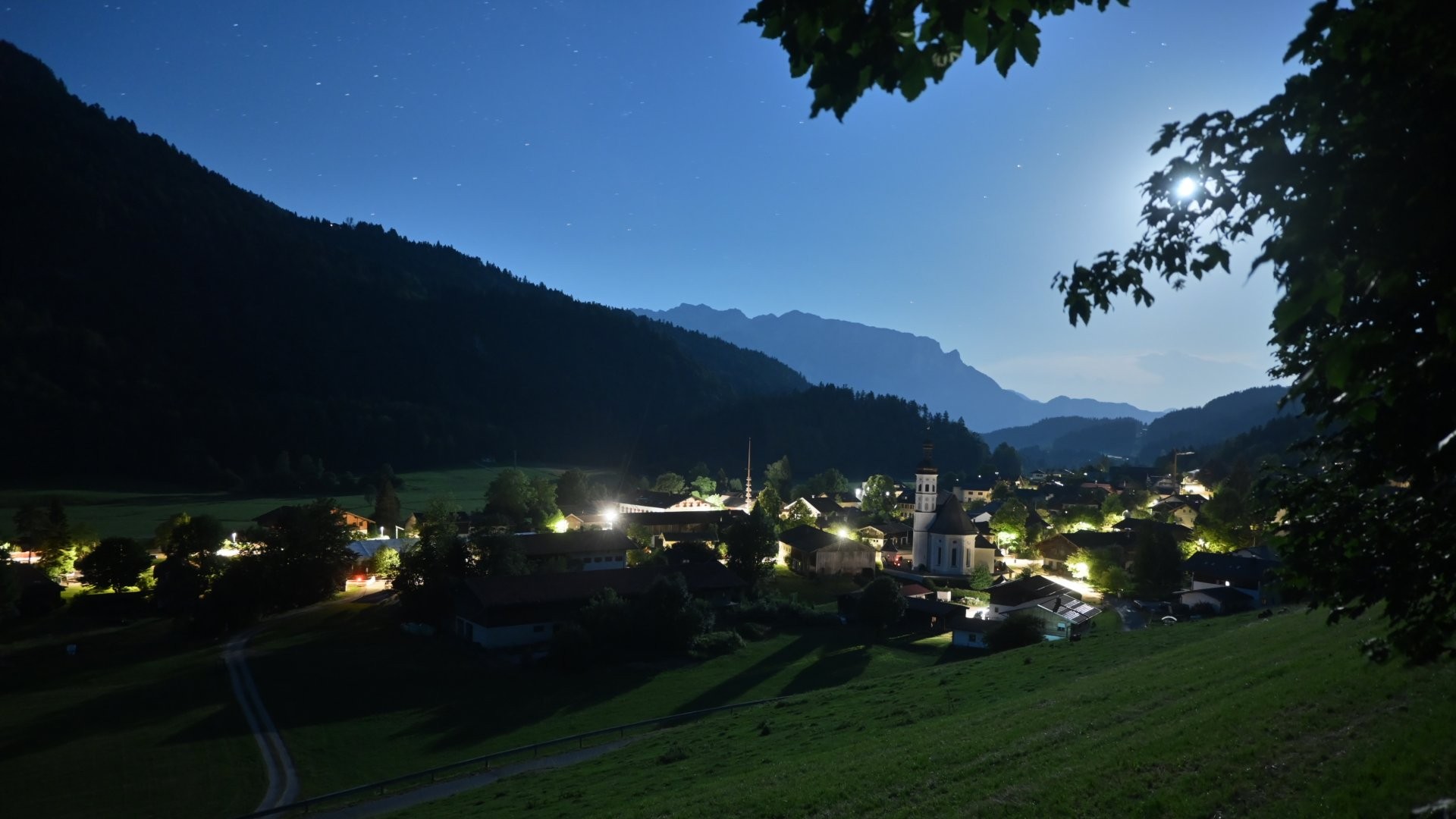 Archiv Foto Webcam Sachrang-Blick über Bergsteigerdorf