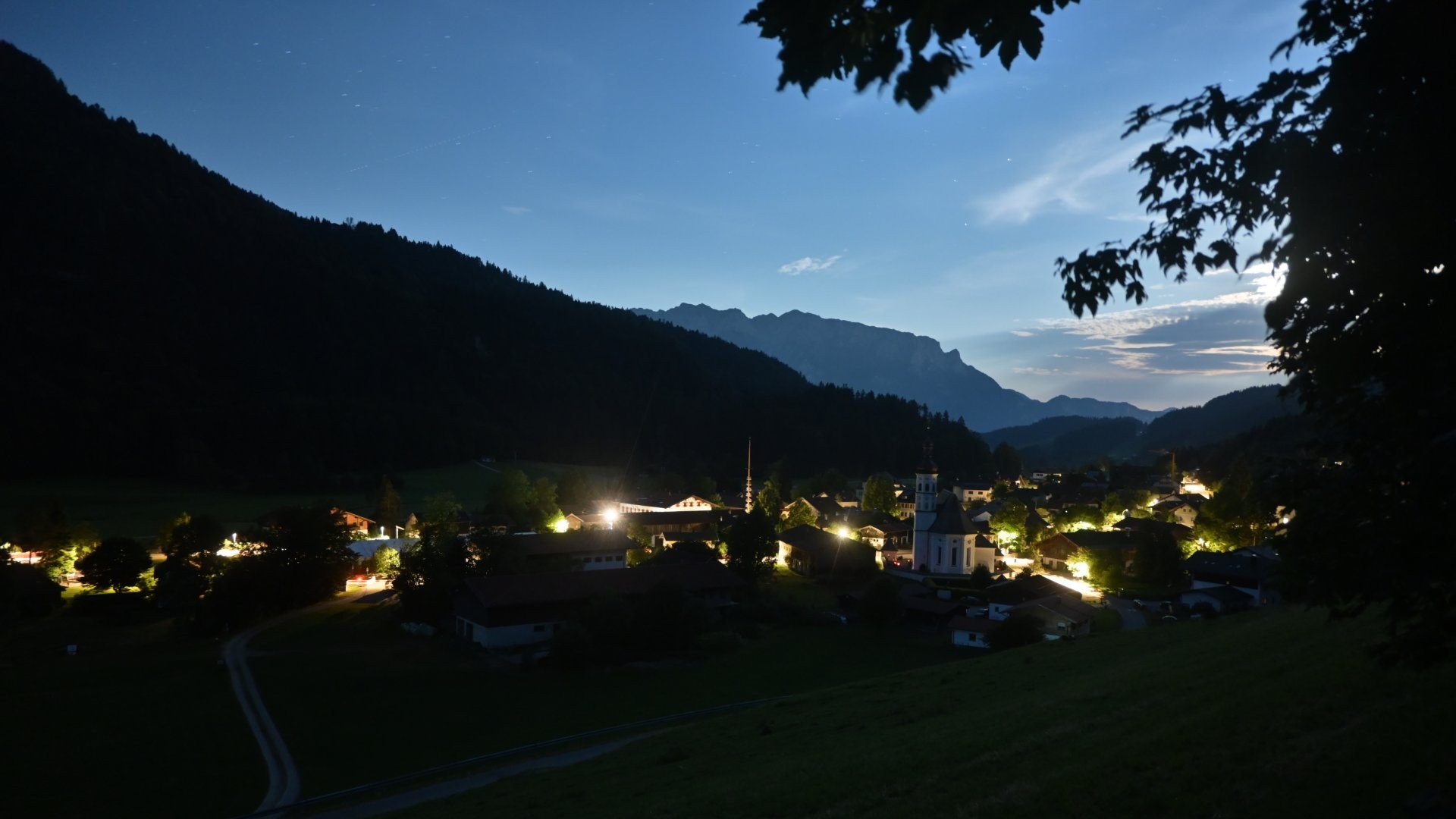 Archiv Foto Webcam Sachrang-Blick über Bergsteigerdorf