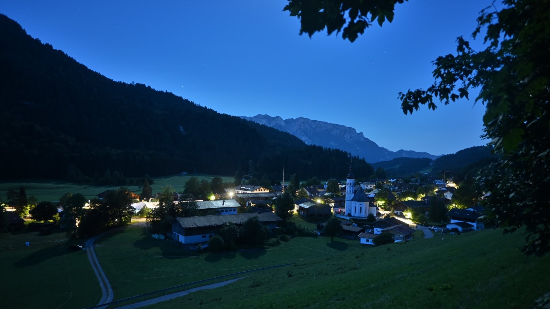 Archiv Foto Webcam Sachrang-Blick über Bergsteigerdorf