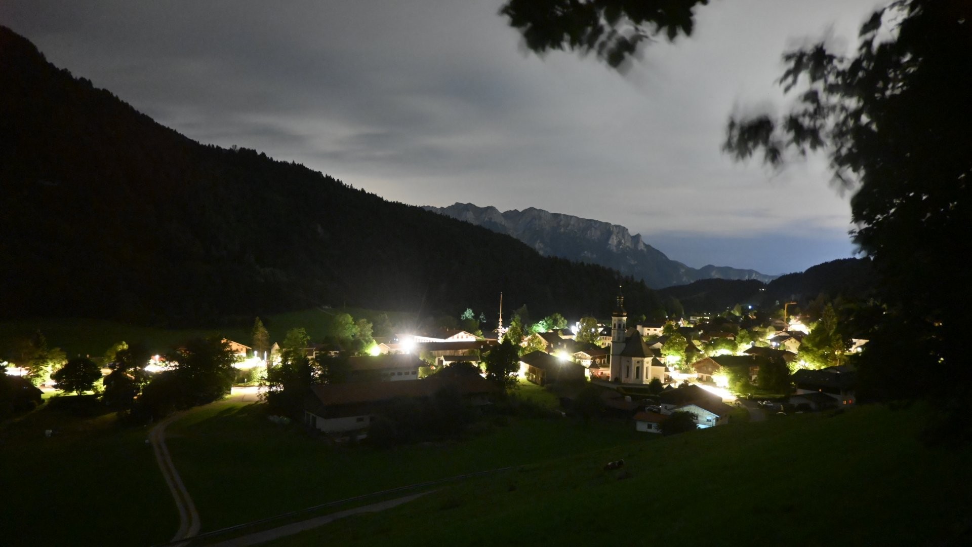 Archived image Webcam View to Sachrang