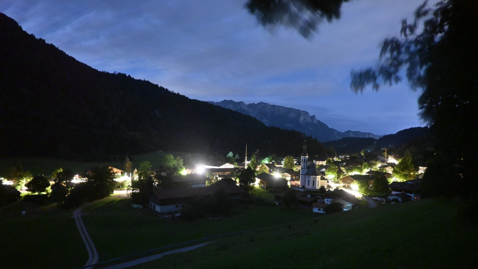 Archived image Webcam View to Sachrang
