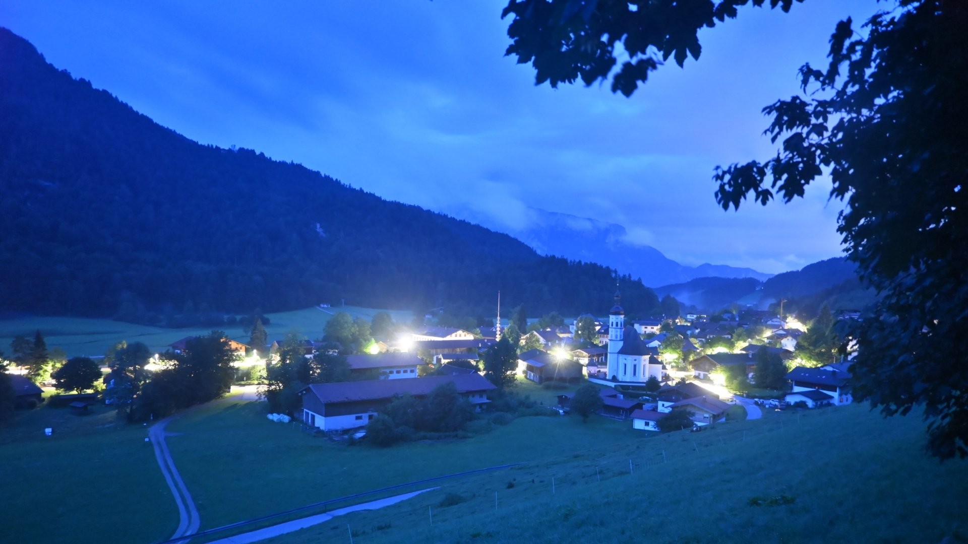 Archived image Webcam View to Sachrang