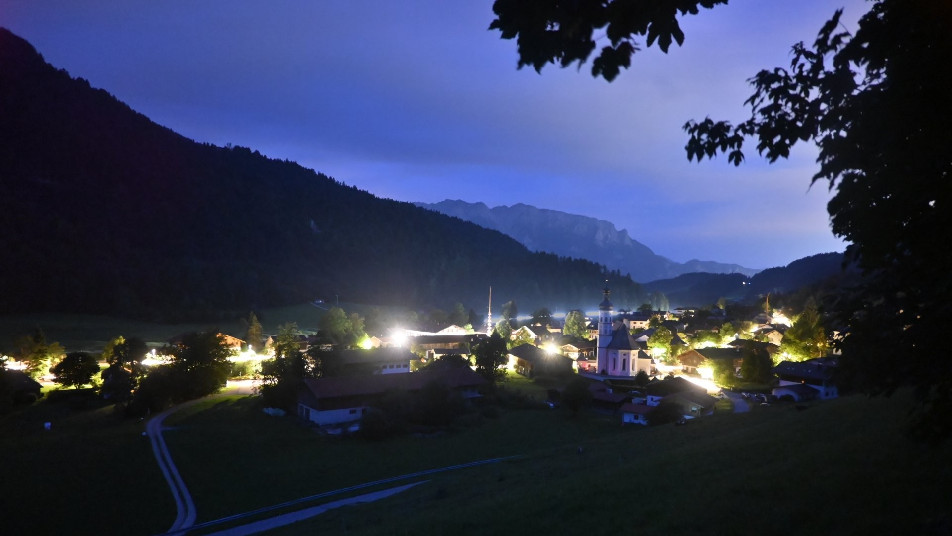 Archiv Foto Webcam Sachrang-Blick über Bergsteigerdorf