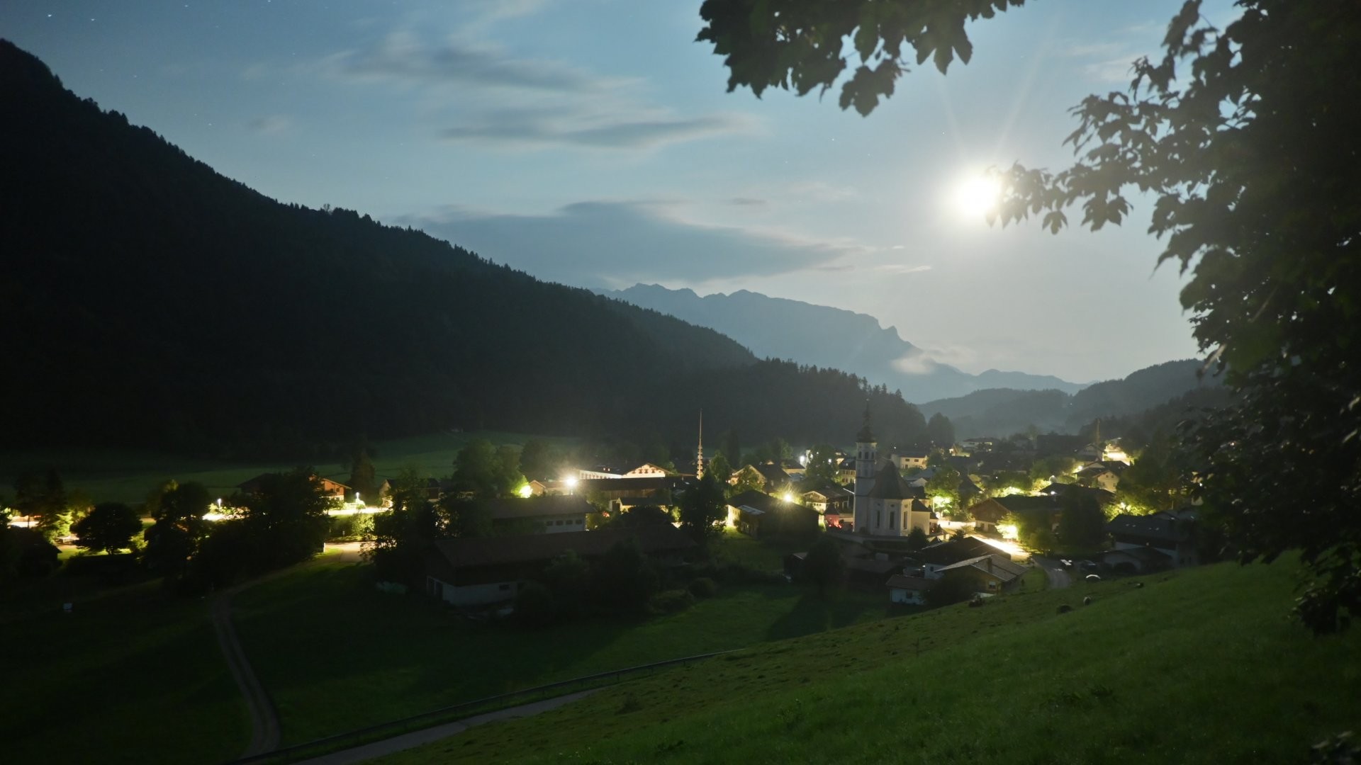 Archived image Webcam View to Sachrang