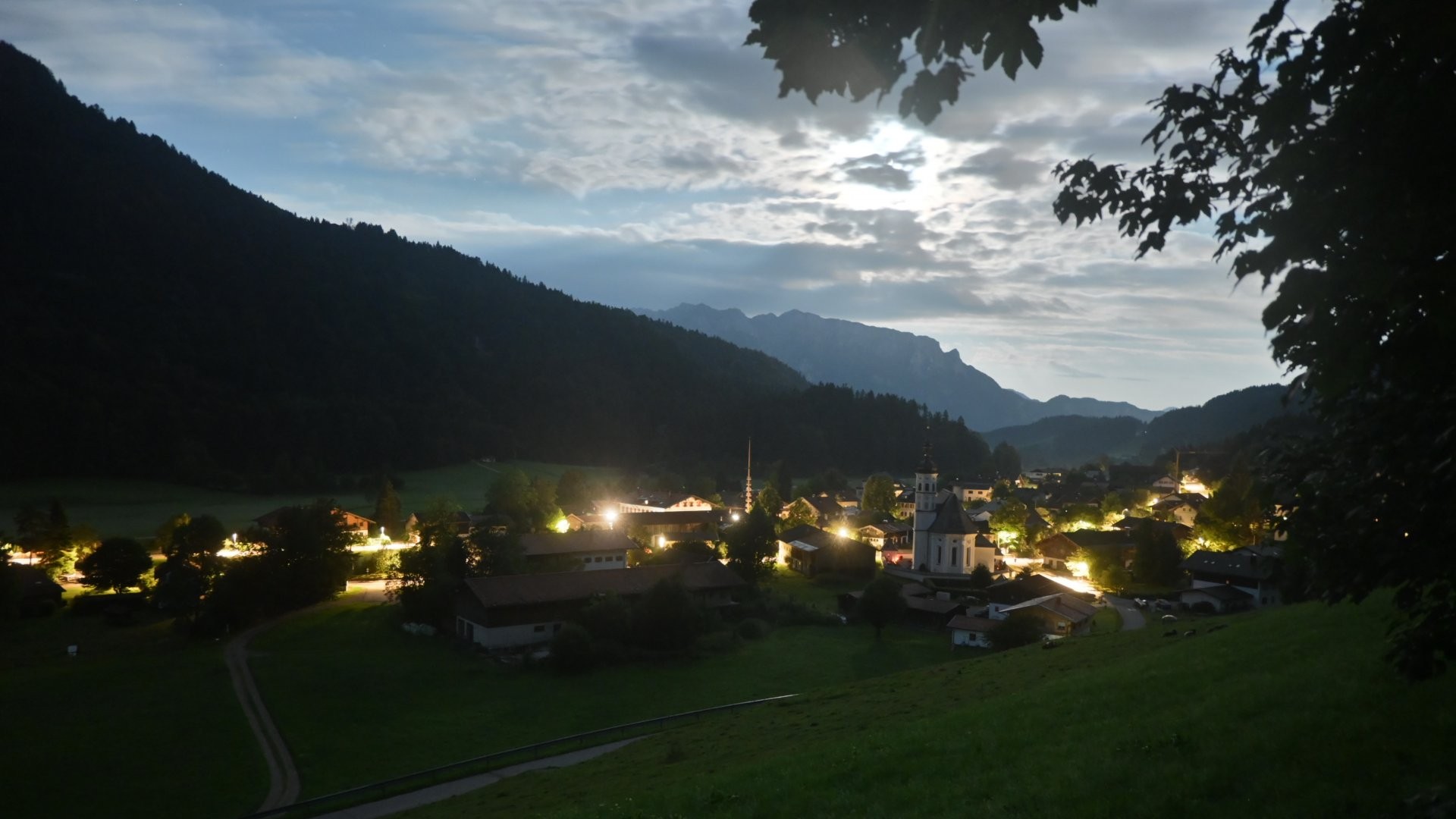Archiv Foto Webcam Sachrang-Blick über Bergsteigerdorf