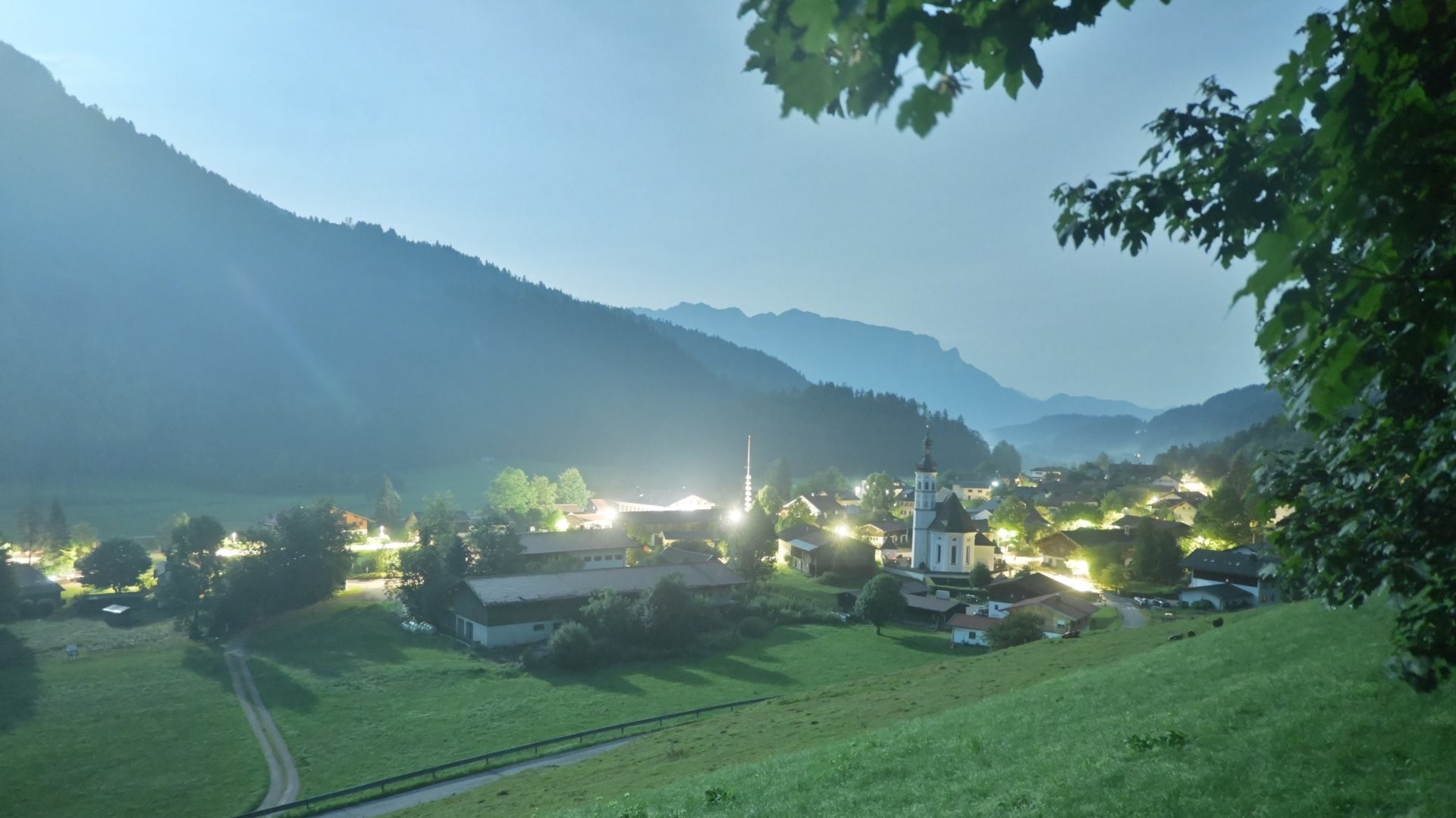 Archived image Webcam View to Sachrang