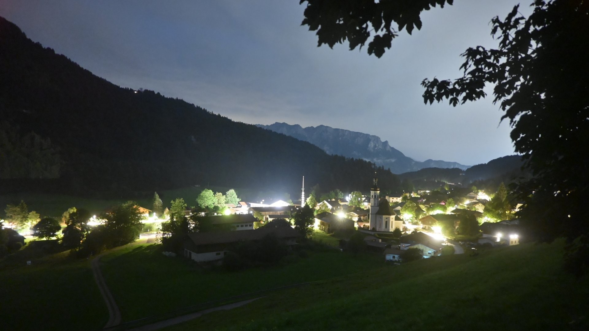 Archived image Webcam View to Sachrang