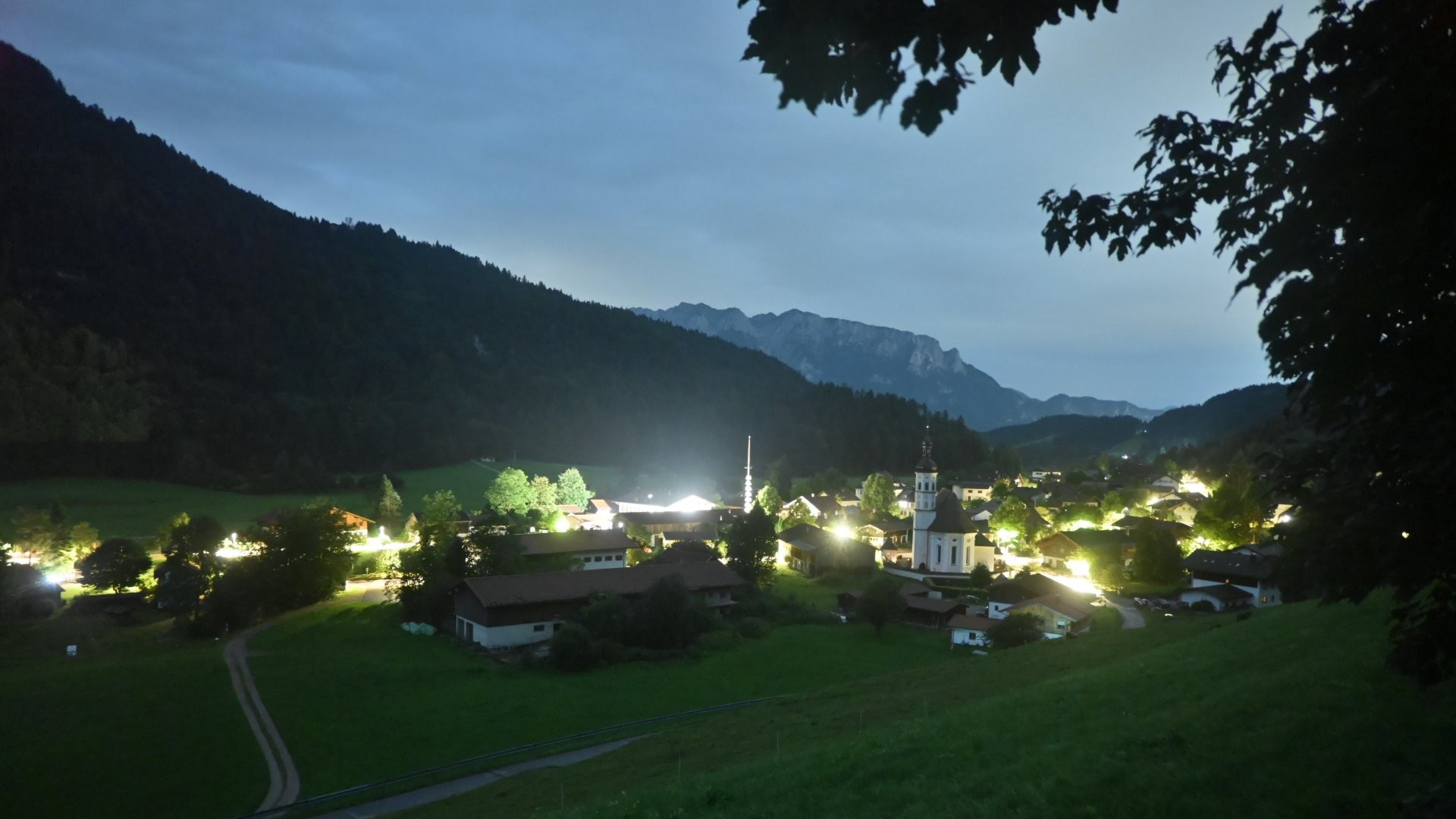 Archiv Foto Webcam Sachrang-Blick über Bergsteigerdorf