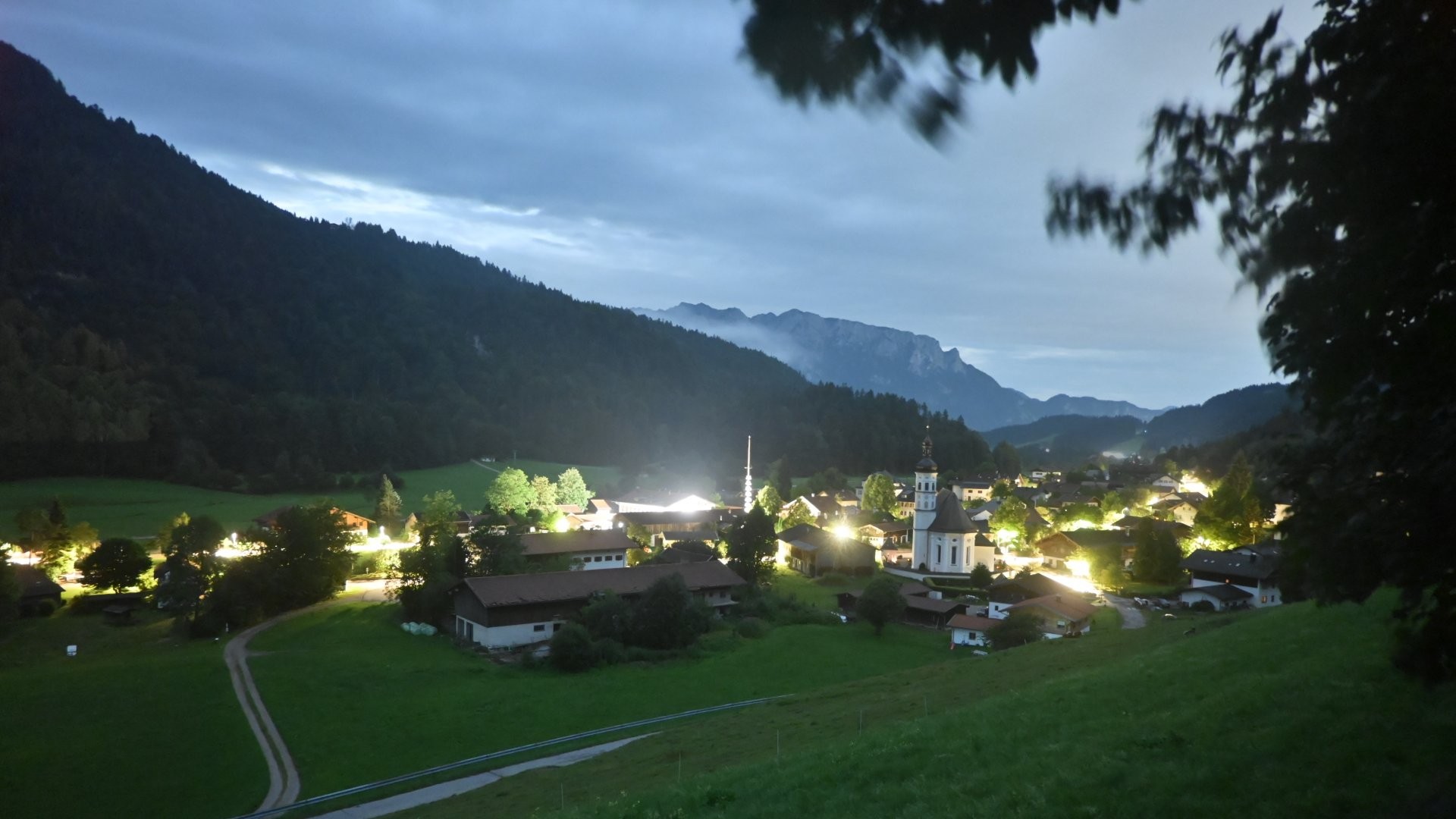 Archiv Foto Webcam Sachrang-Blick über Bergsteigerdorf