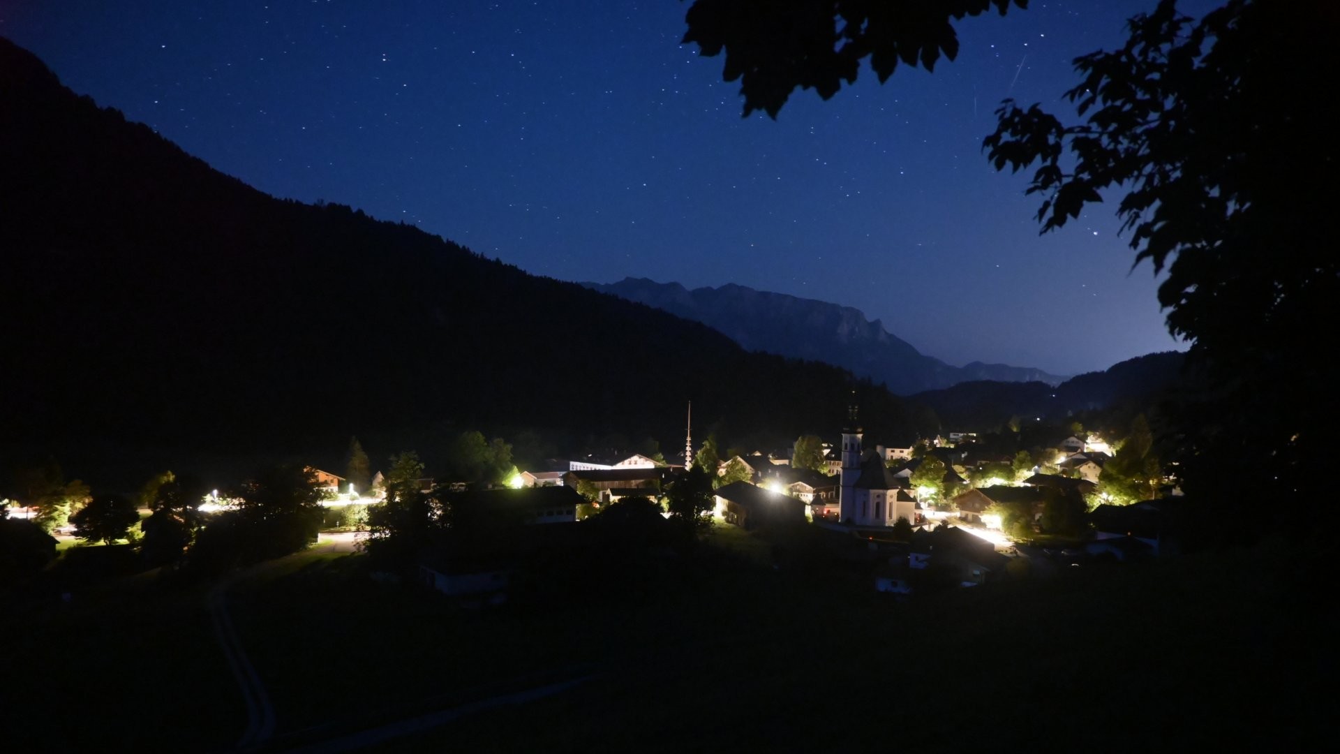 Archived image Webcam View to Sachrang