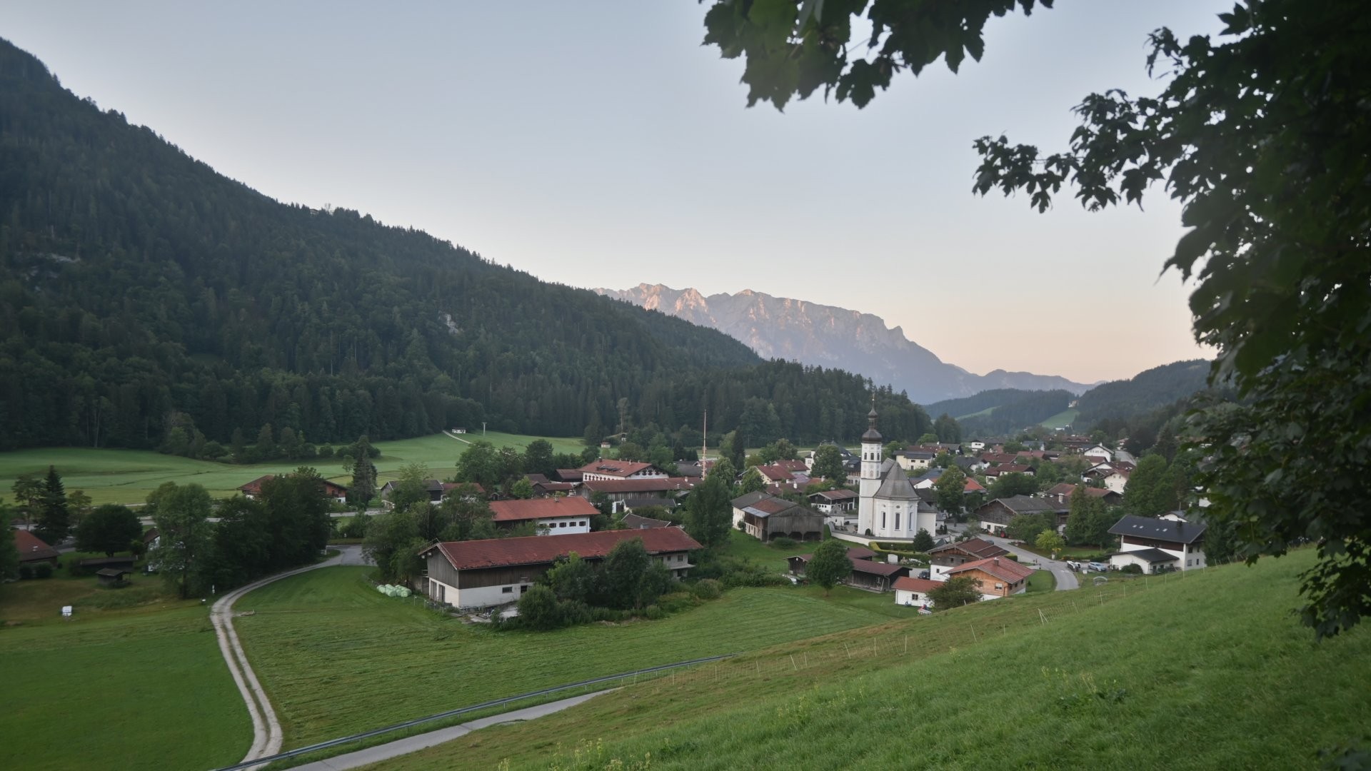Archiv Foto Webcam Sachrang-Blick über Bergsteigerdorf