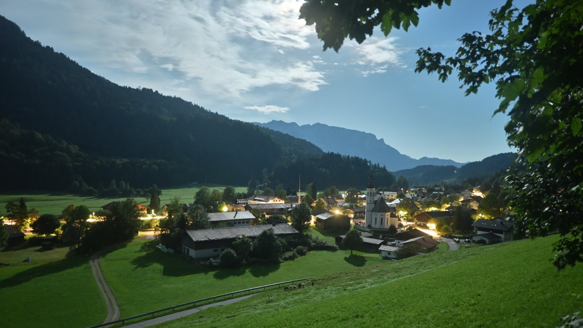 Archiv Foto Webcam Sachrang-Blick über Bergsteigerdorf