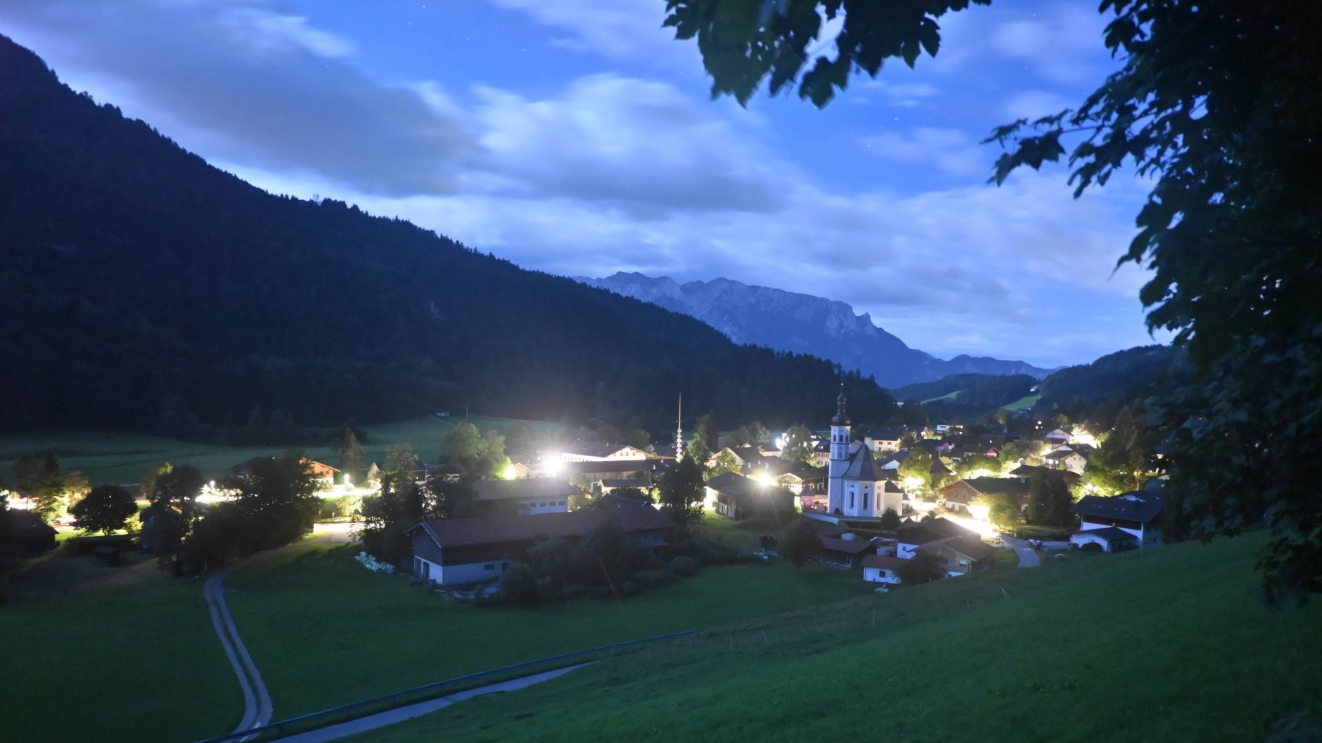 Archiv Foto Webcam Sachrang-Blick über Bergsteigerdorf