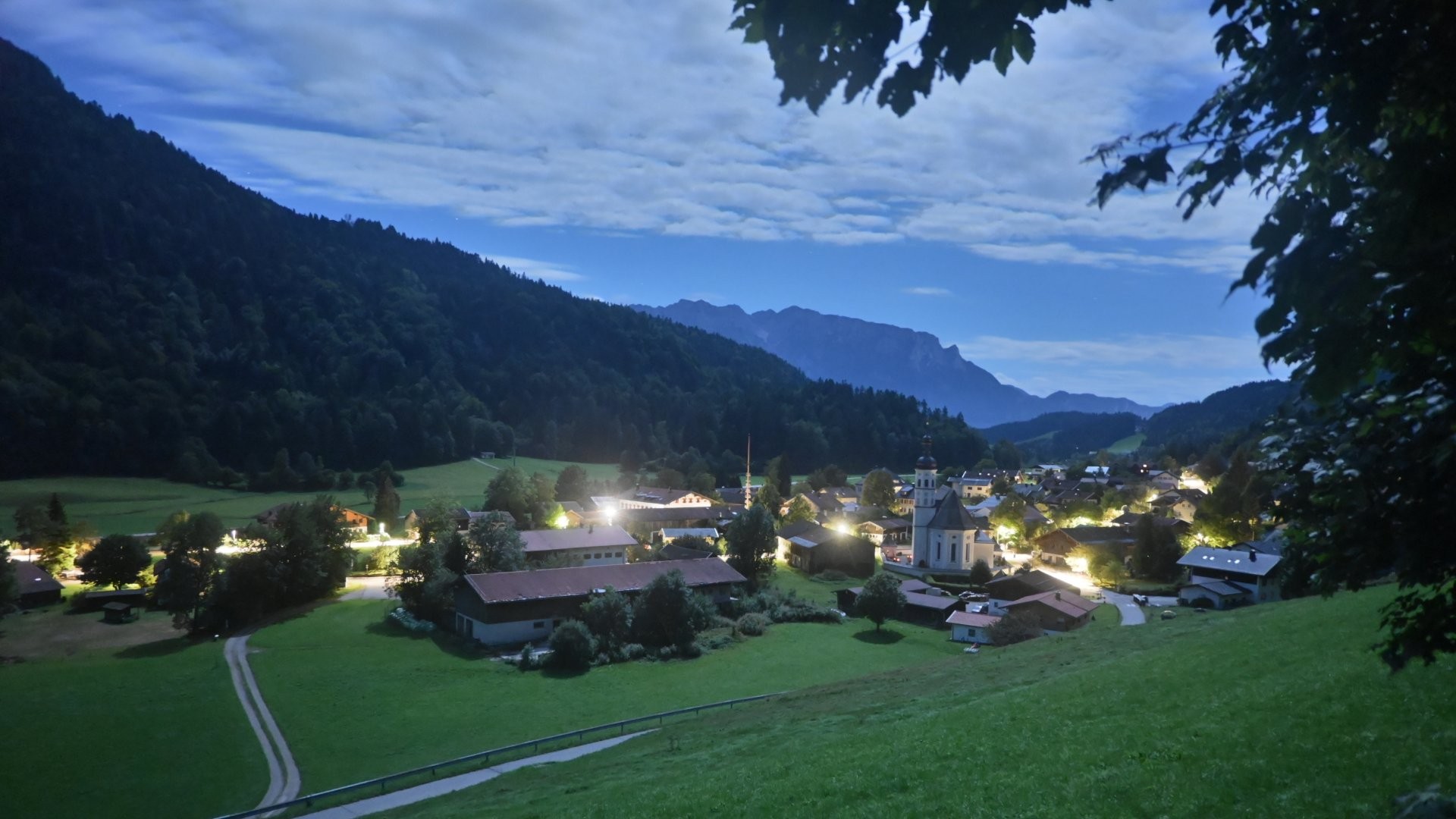 Archiv Foto Webcam Sachrang-Blick über Bergsteigerdorf