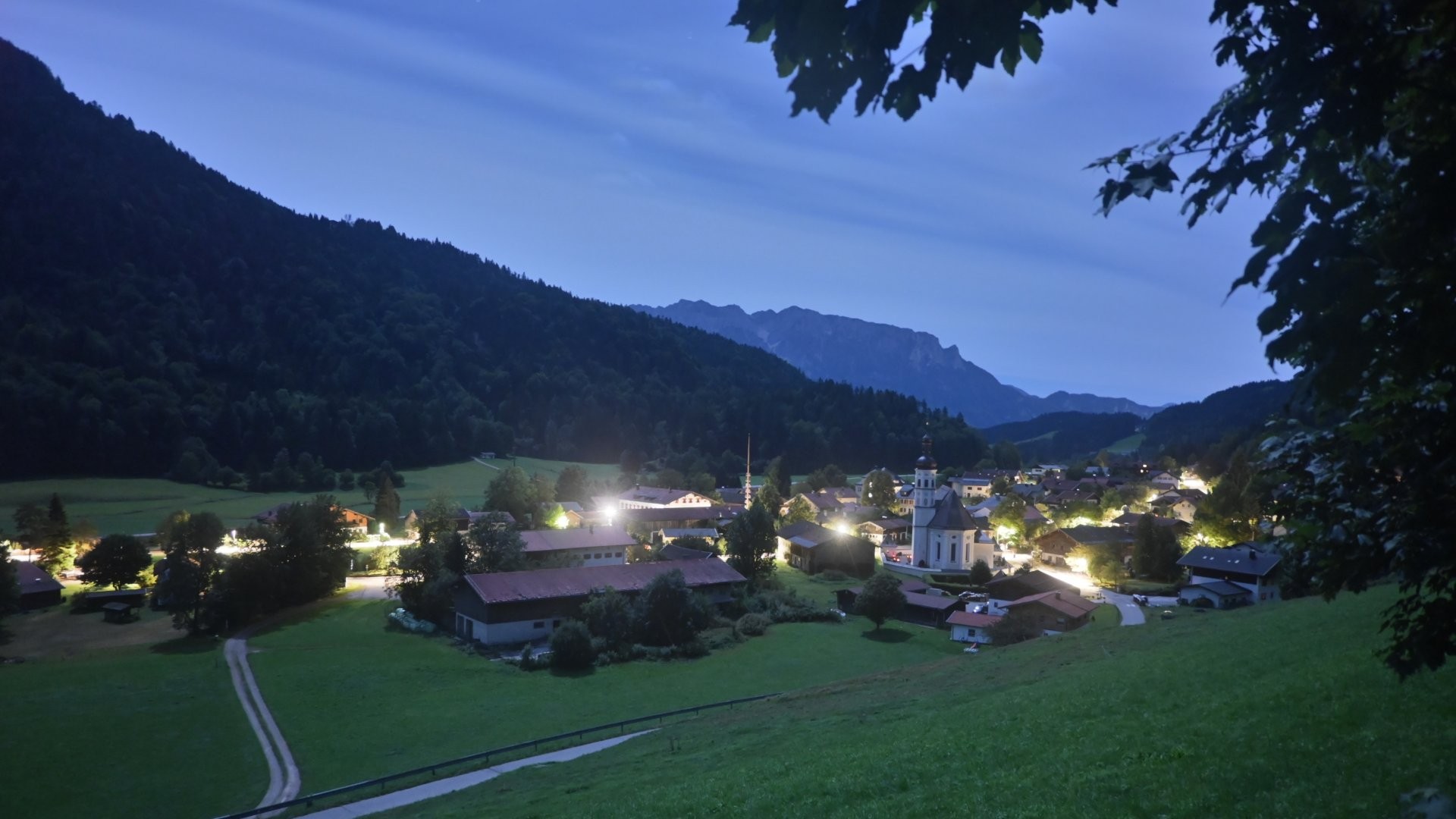 Archiv Foto Webcam Sachrang-Blick über Bergsteigerdorf