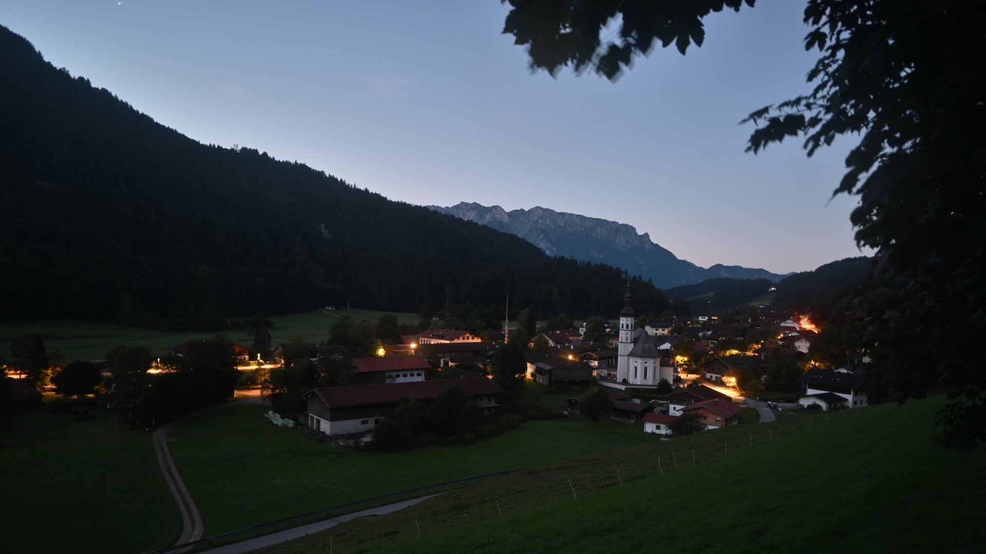 Archiv Foto Webcam Sachrang-Blick über Bergsteigerdorf
