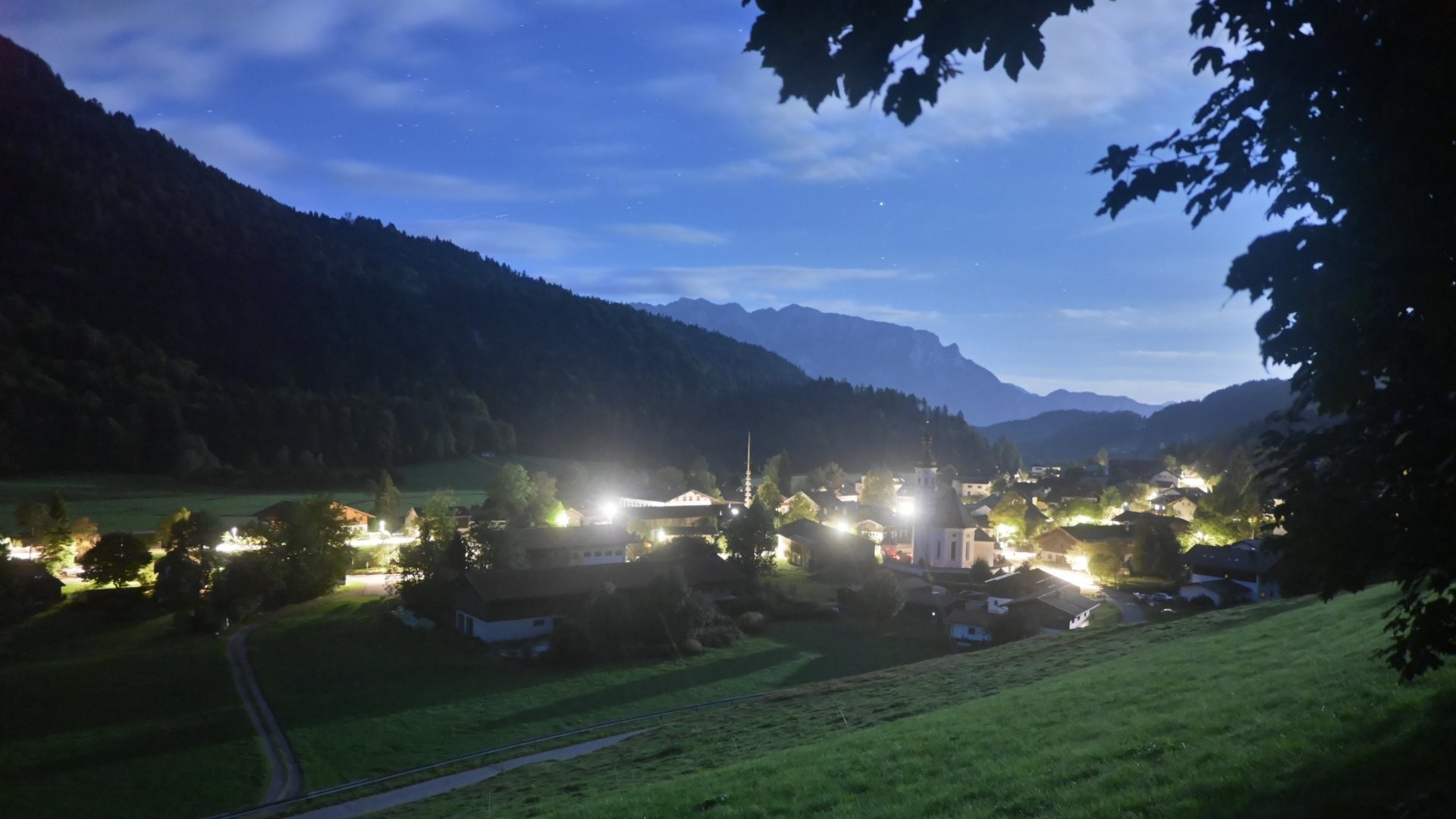 Archiv Foto Webcam Sachrang-Blick über Bergsteigerdorf