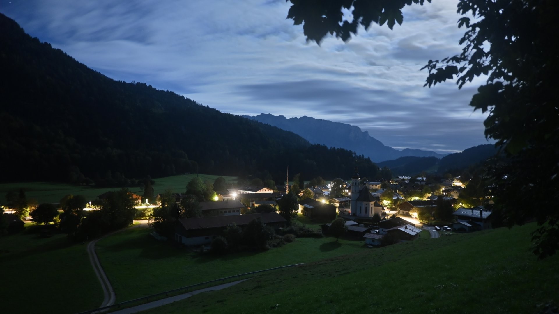 Archiv Foto Webcam Sachrang-Blick über Bergsteigerdorf