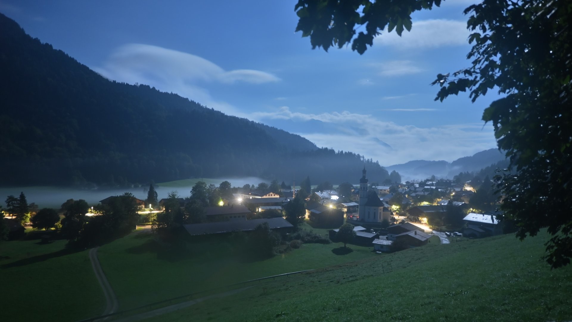 Archived image Webcam View to Sachrang