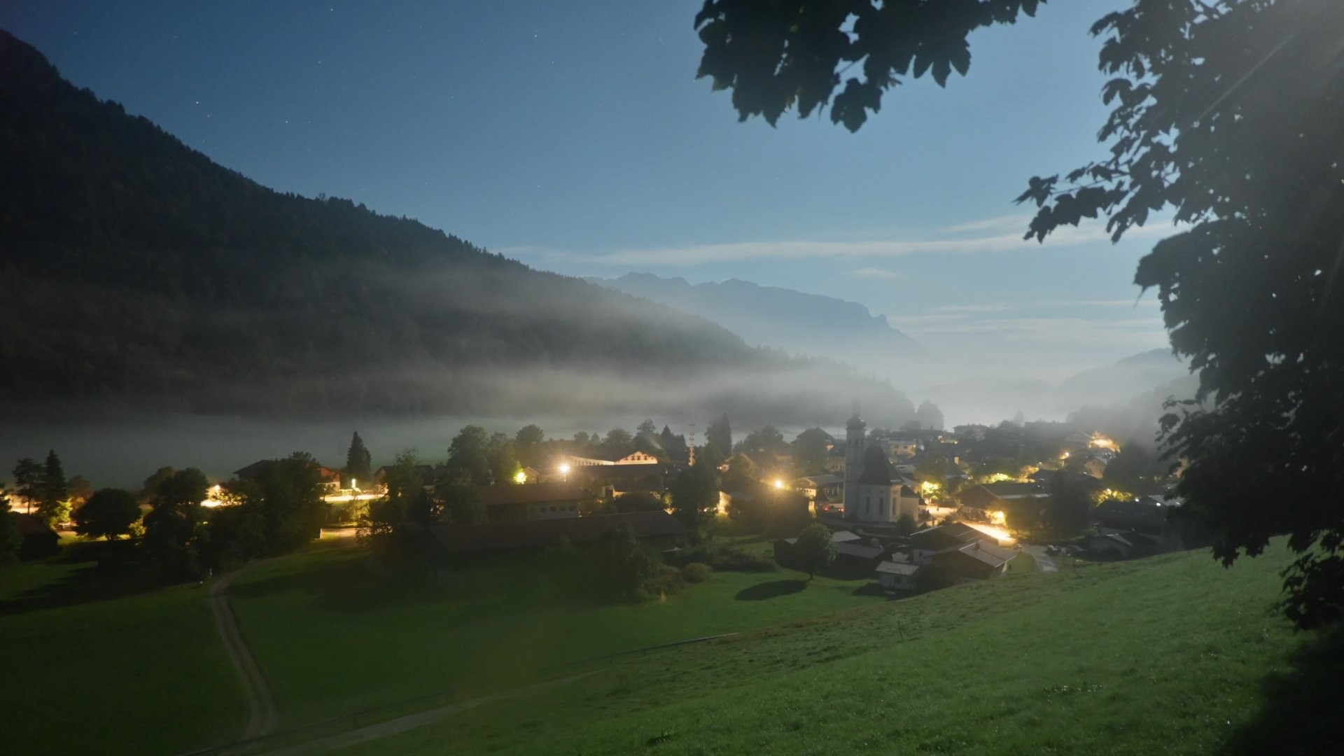 Archived image Webcam View to Sachrang