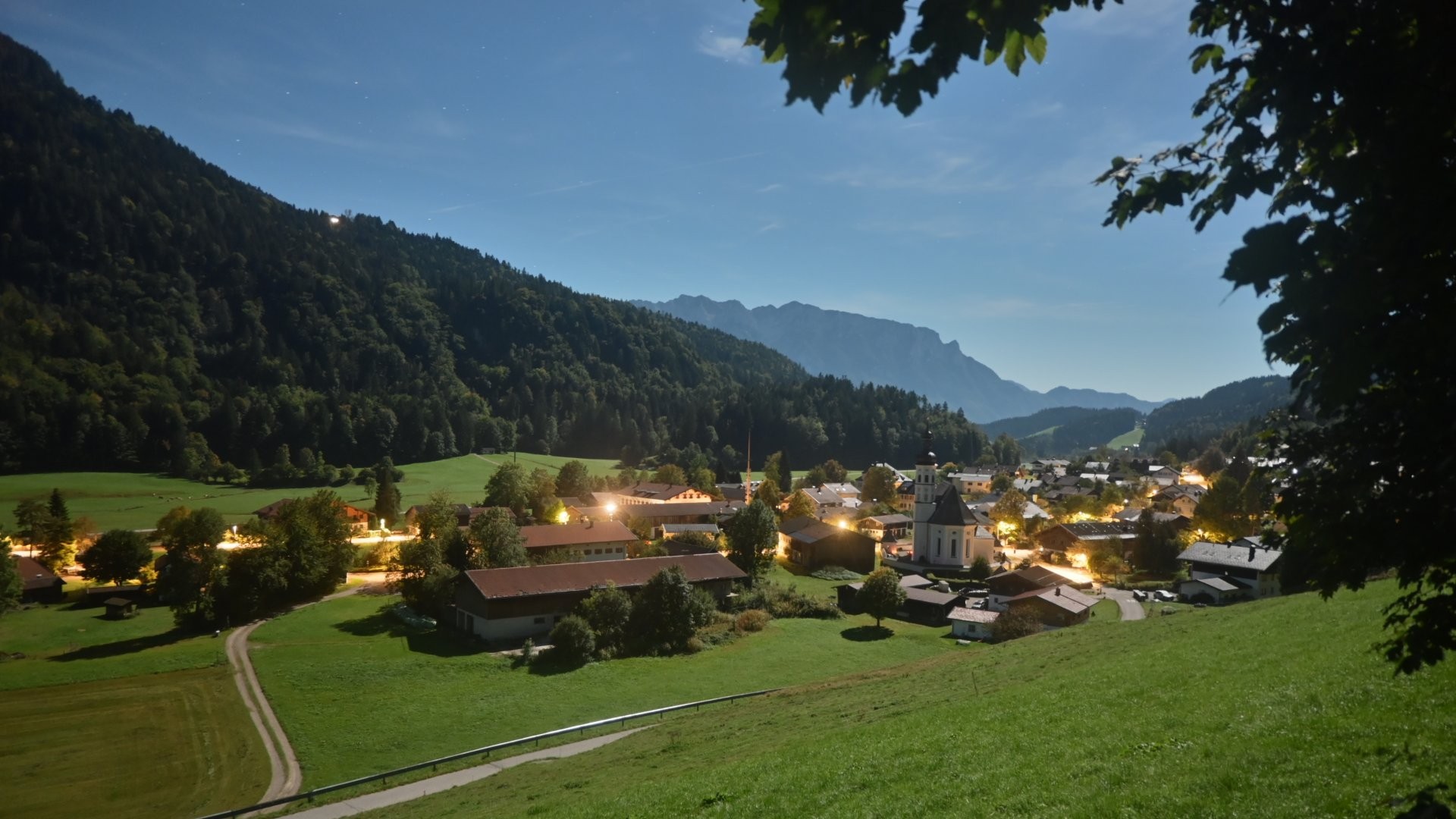 Archiv Foto Webcam Sachrang-Blick über Bergsteigerdorf