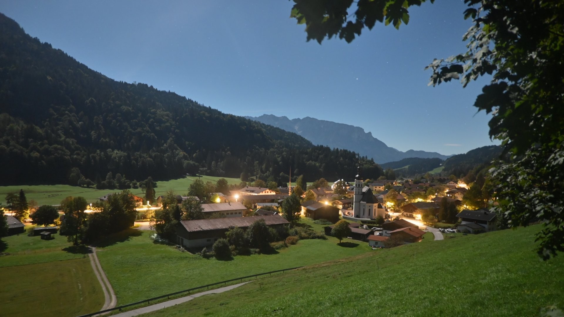 Archiv Foto Webcam Sachrang-Blick über Bergsteigerdorf