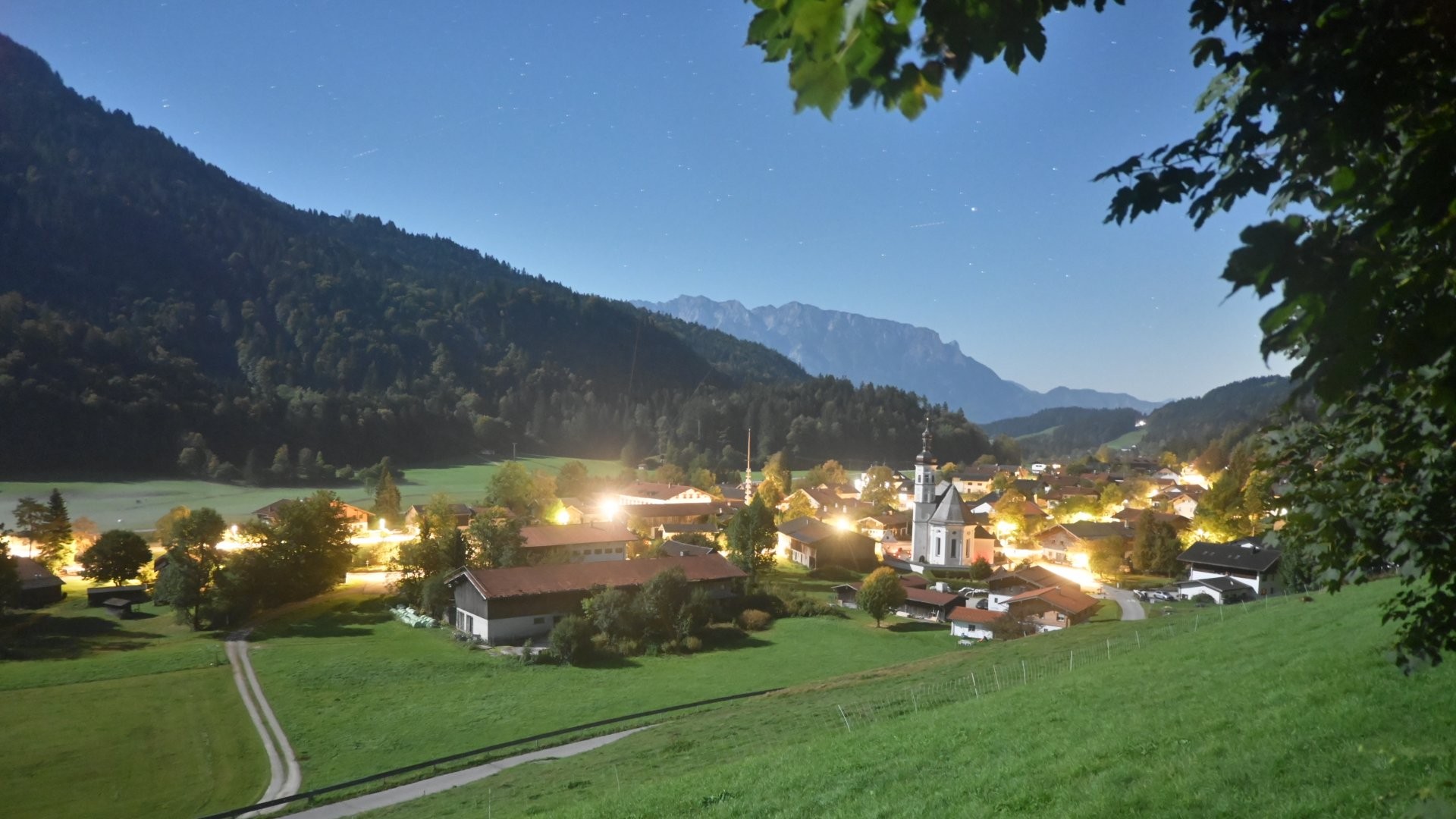 Archiv Foto Webcam Sachrang-Blick über Bergsteigerdorf
