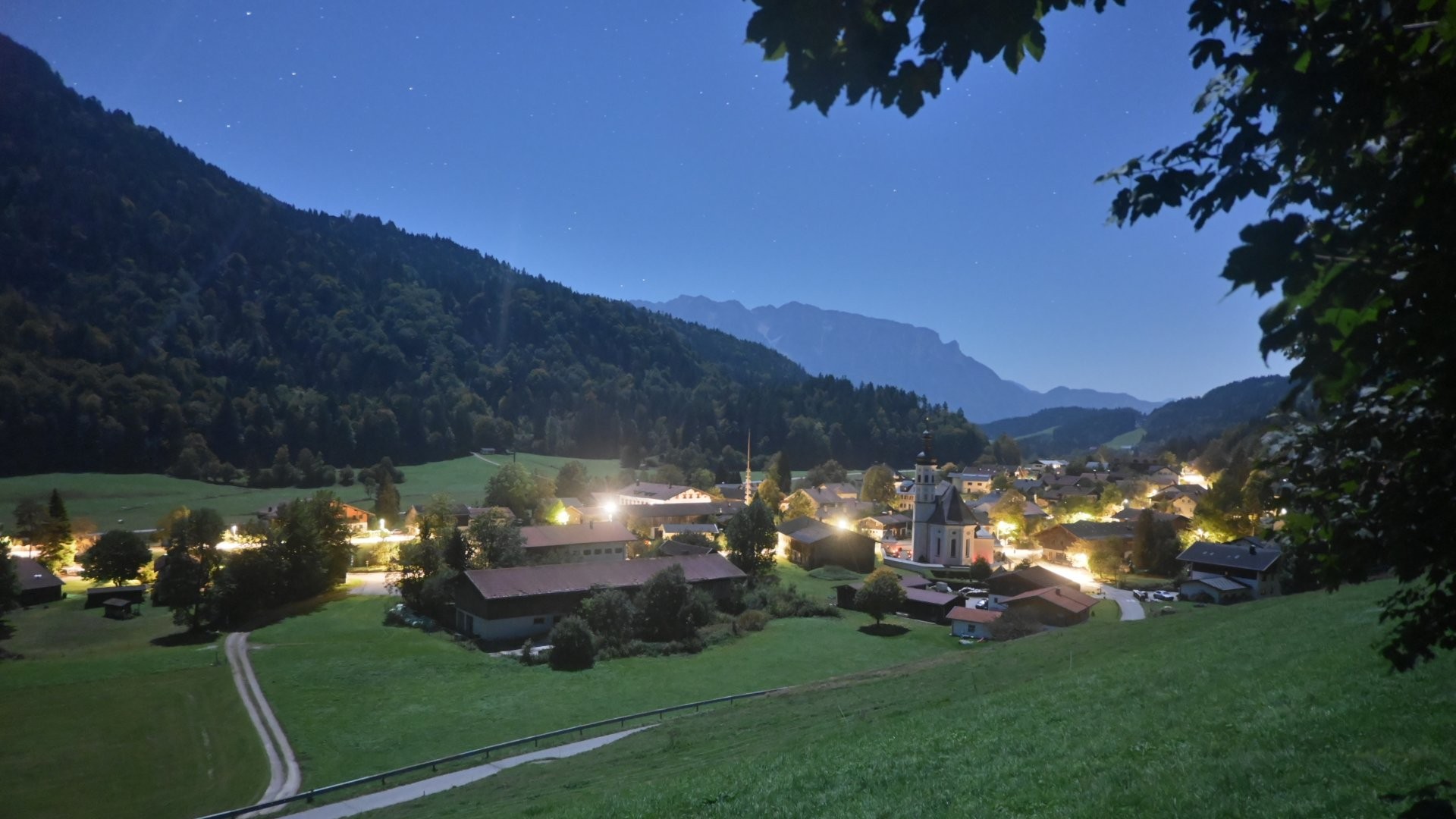 Archiv Foto Webcam Sachrang-Blick über Bergsteigerdorf
