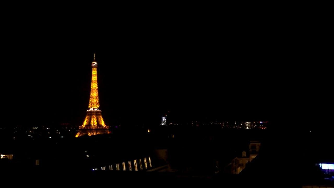 Archiv Foto Webcam Panorama Paris: Blick auf den Eiffelturm
