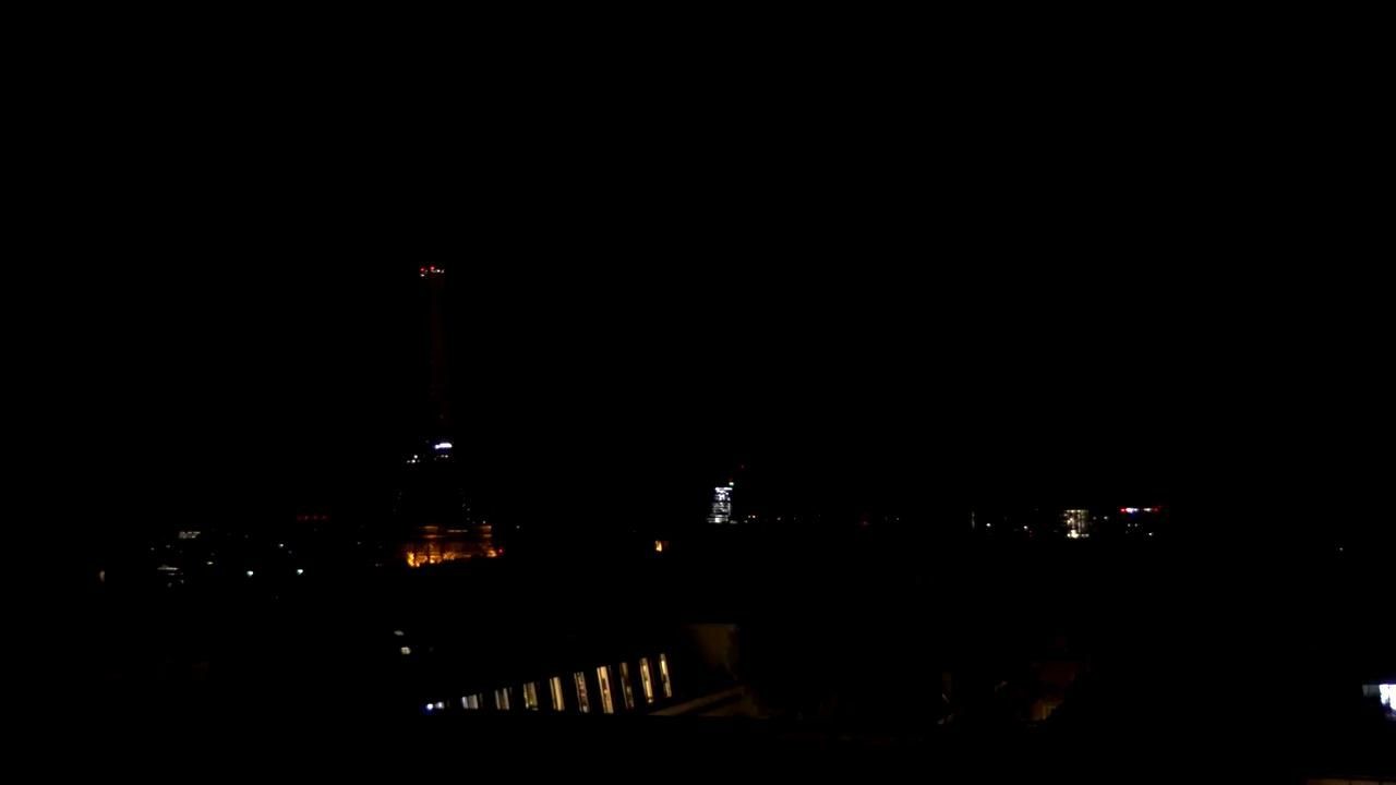 Archiv Foto Webcam Panorama Paris: Blick auf den Eiffelturm