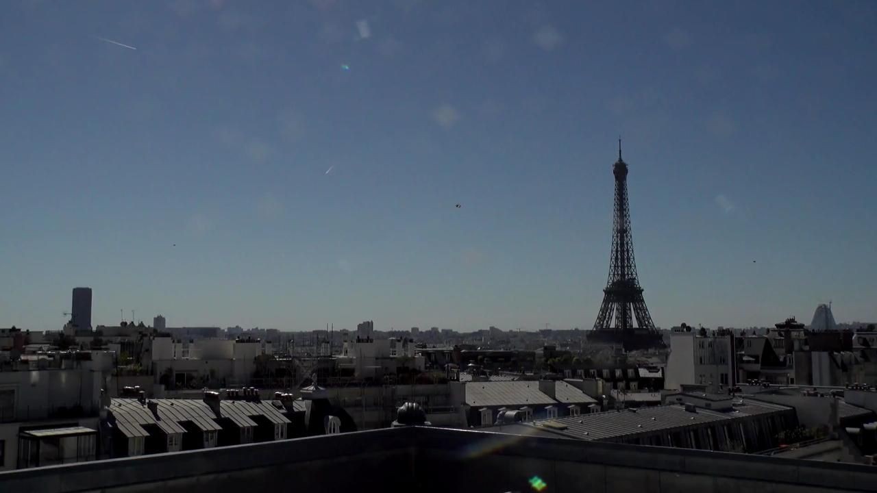 Archiv Foto Webcam Panorama Paris: Blick auf den Eiffelturm