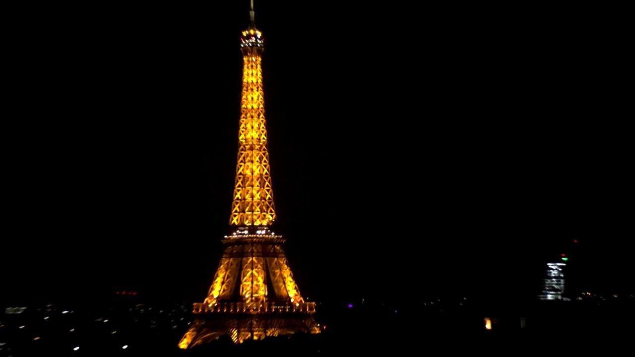 Archiv Foto Webcam Panorama Paris: Blick auf den Eiffelturm