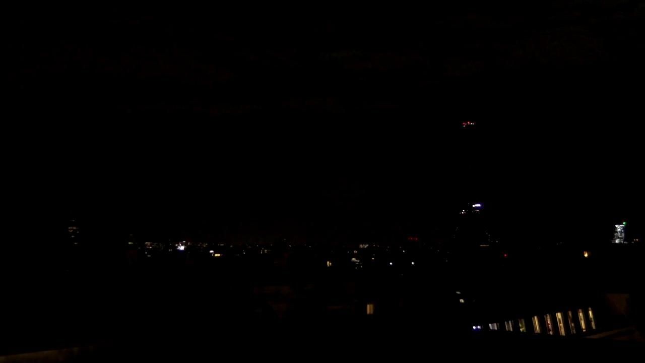 Archiv Foto Webcam Panorama Paris: Blick auf den Eiffelturm